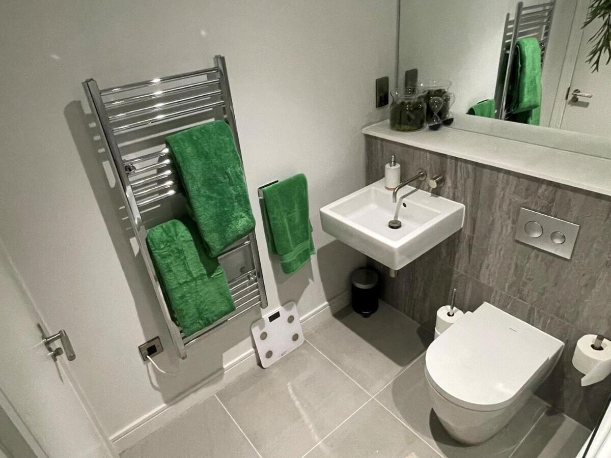 Harbourside Hideaway - Superb Flat With Terrace *