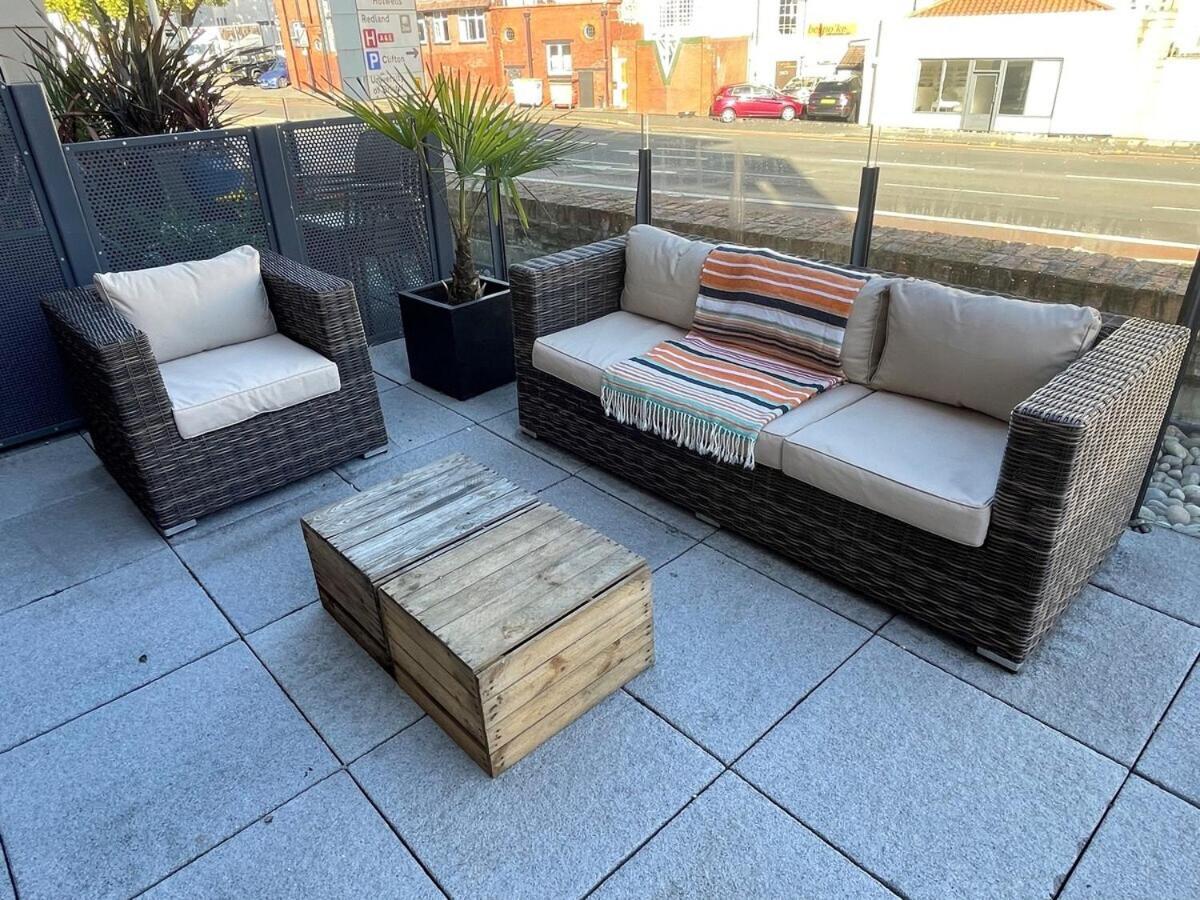 Harbourside Hideaway - Superb Flat With Terrace Apartment