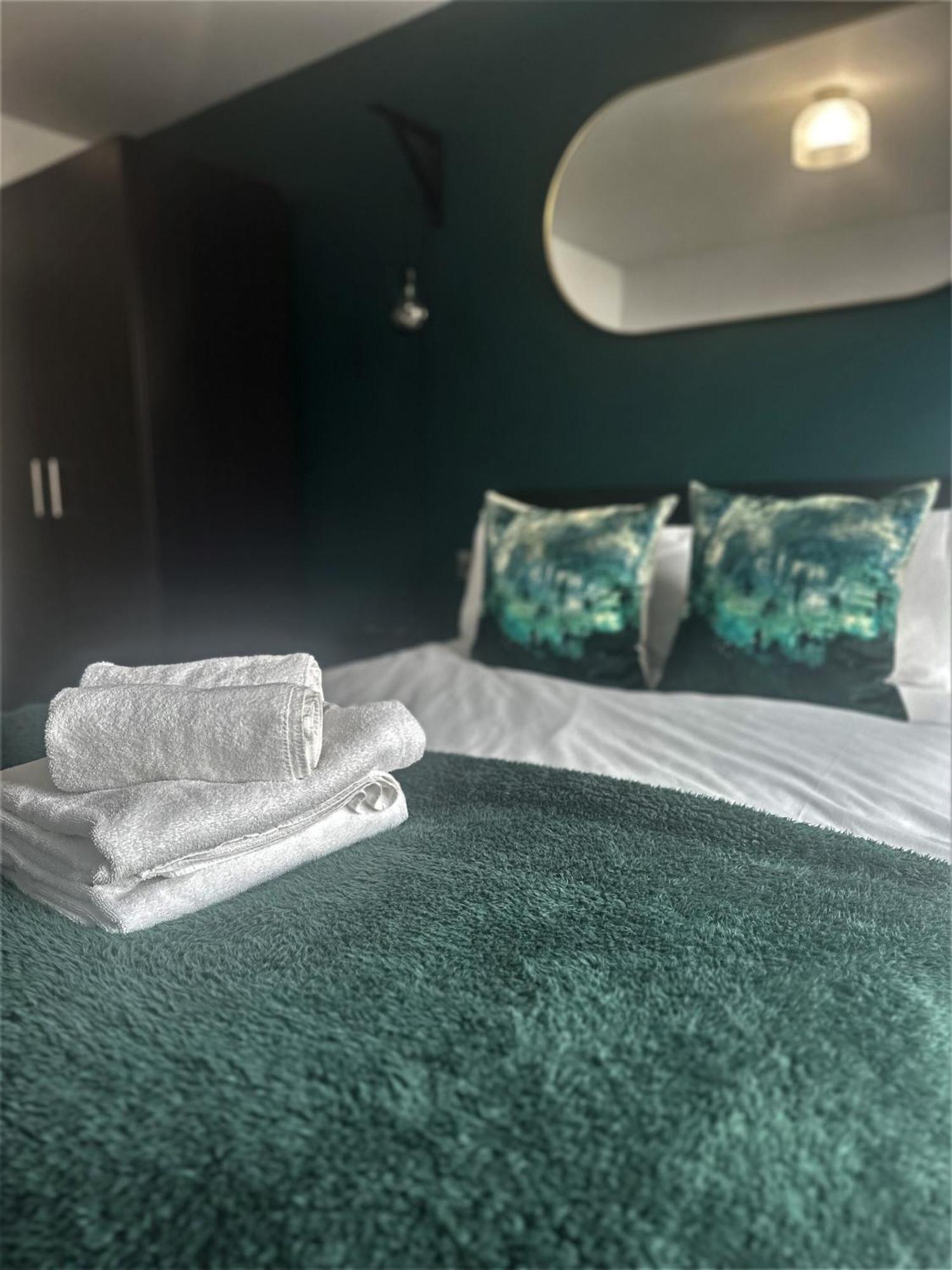 Apartment Harbourside Hideaway - Superb Flat With Terrace Bristol