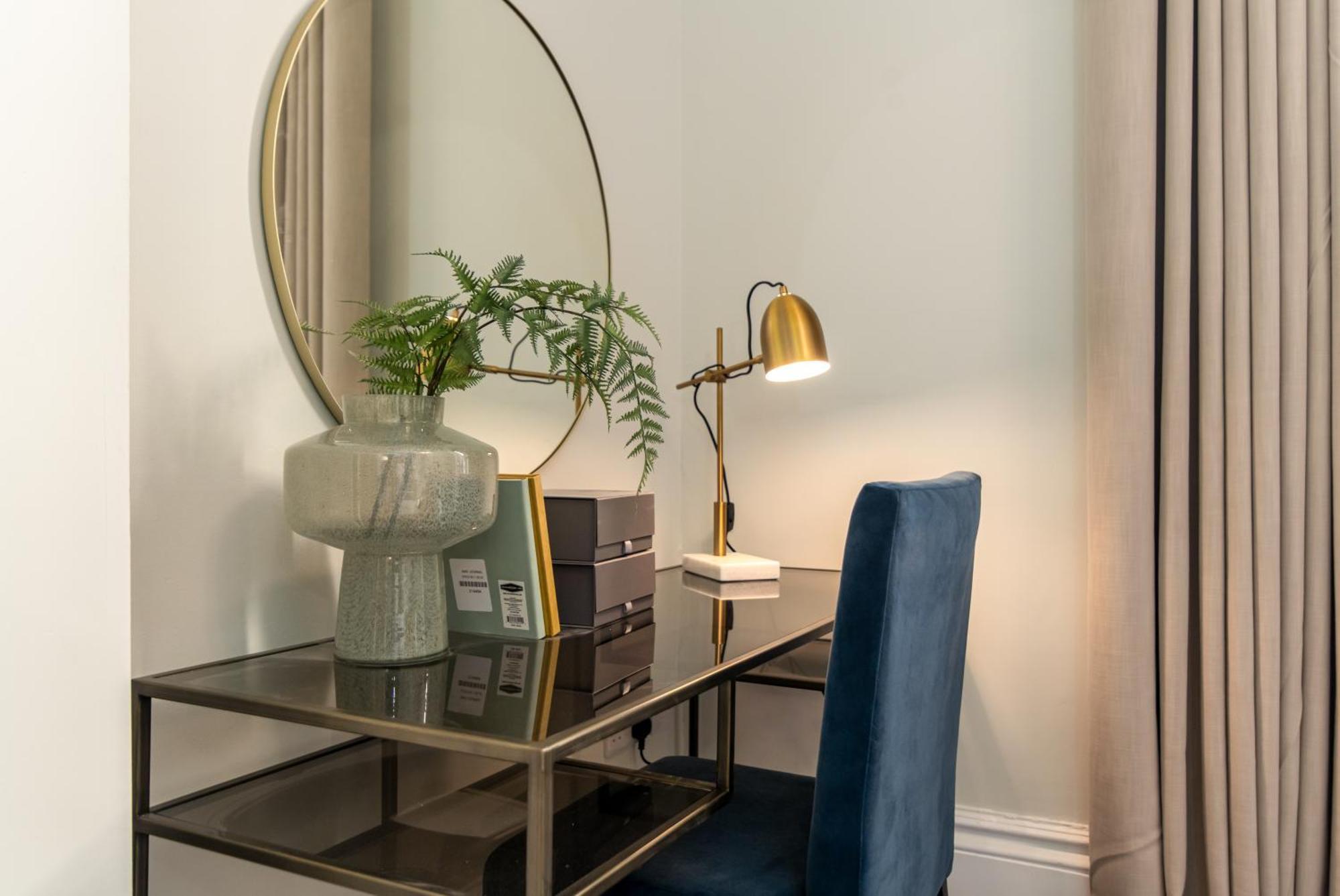 60 Queens Road * Bristol