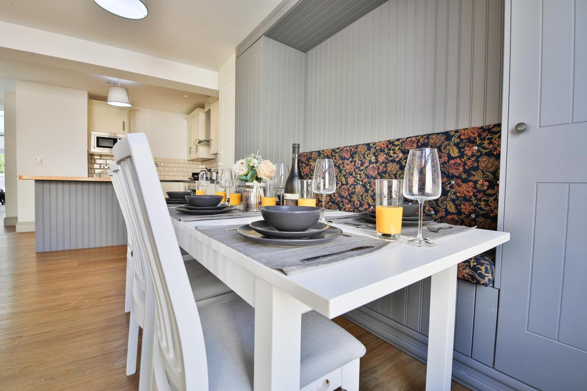 Apartment Modern 2 Bed Central City Flat With Free Parking *