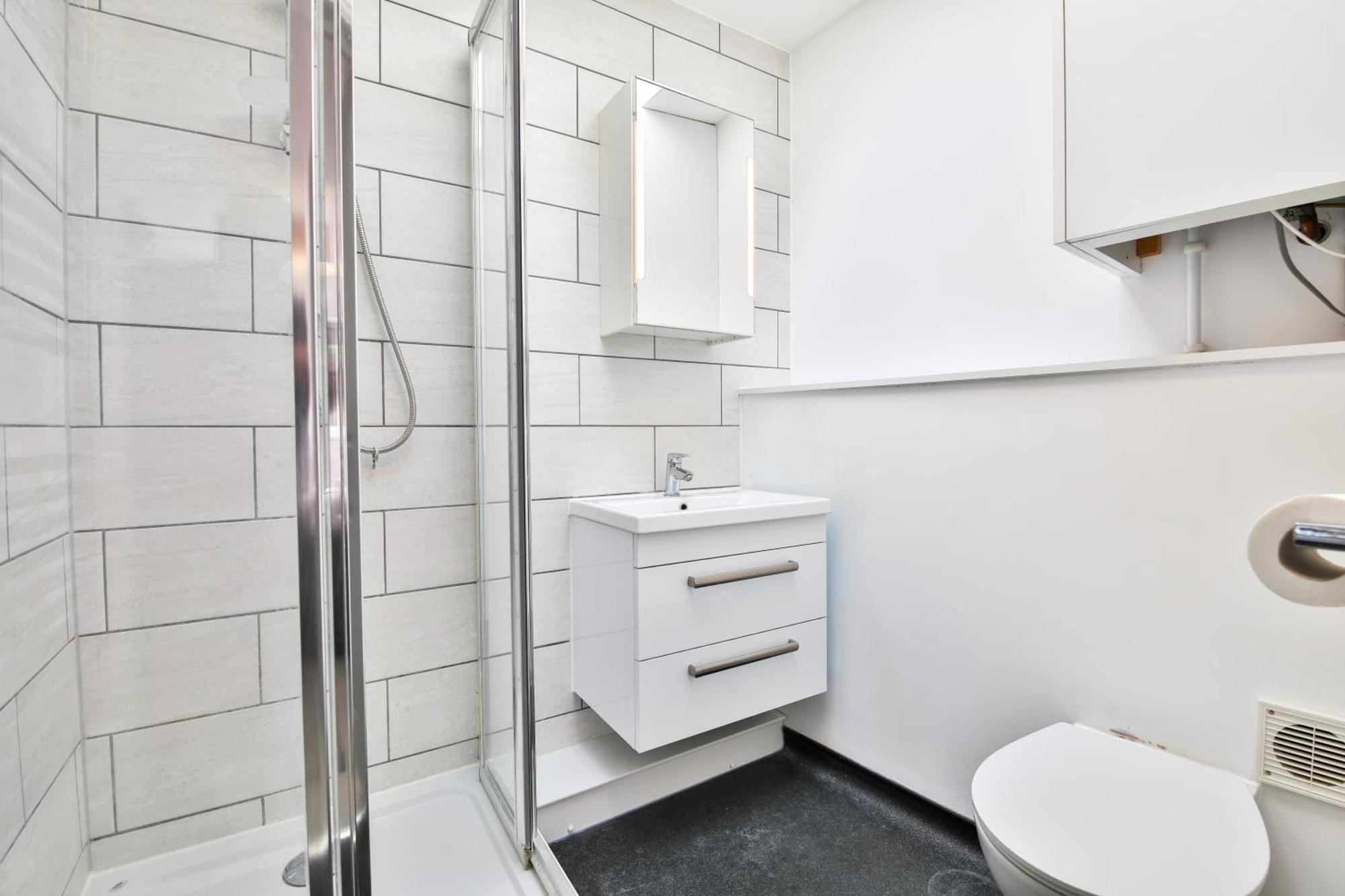 Modern 2 Bed Central City Flat With Free Parking Apartment *
