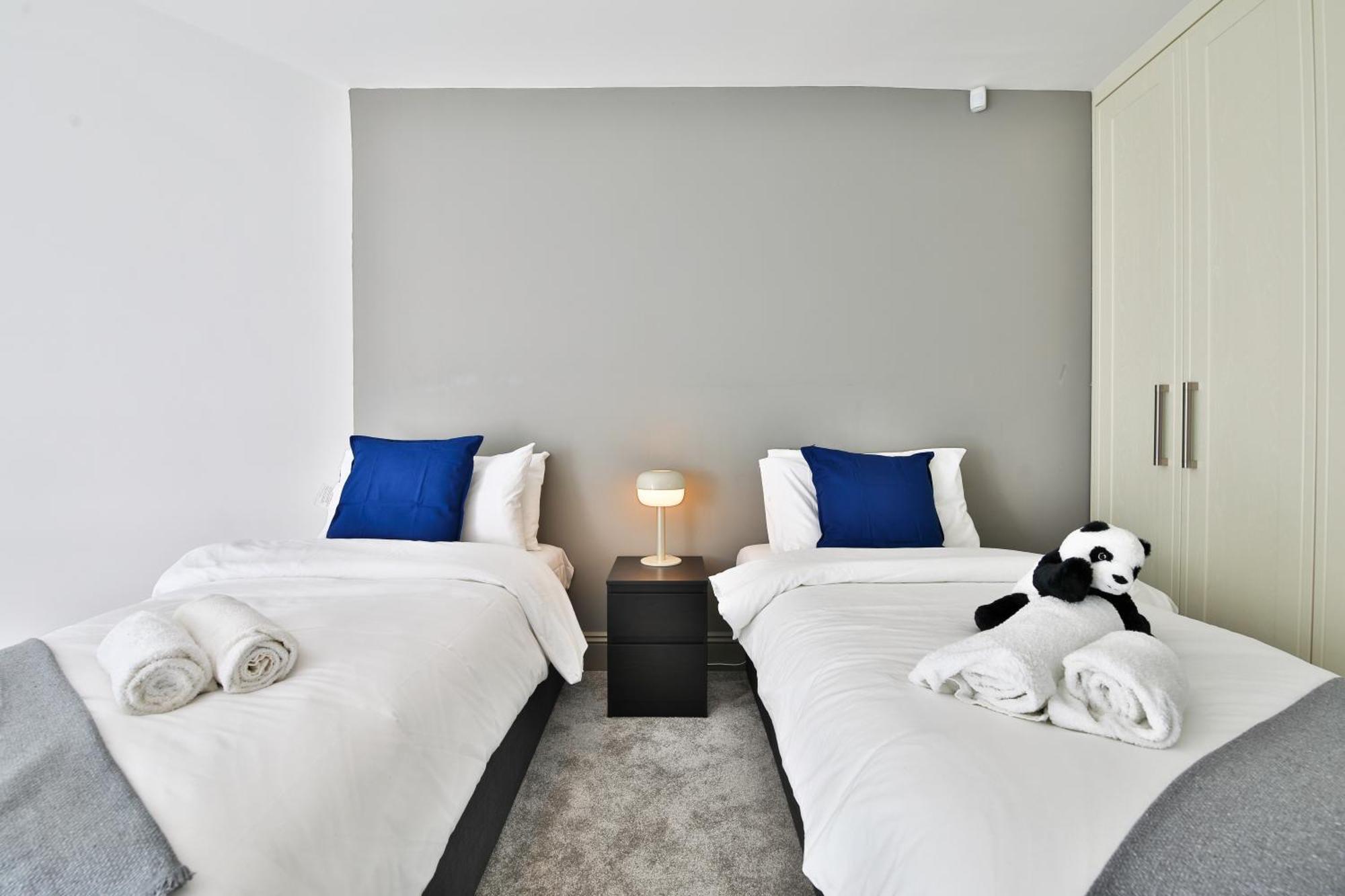 Modern 2 Bed Central City Flat With Free Parking Apartment