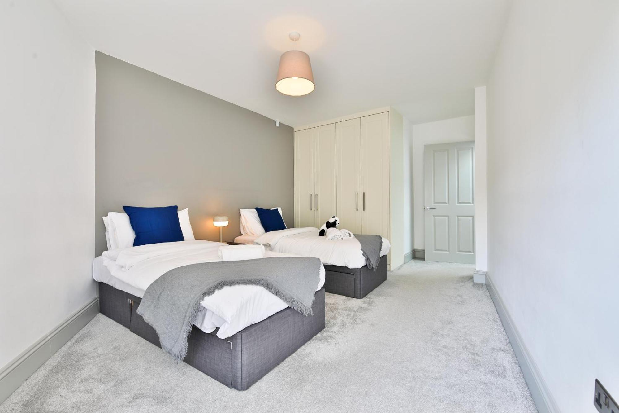 Apartment Modern 2 Bed Central City Flat With Free Parking *
