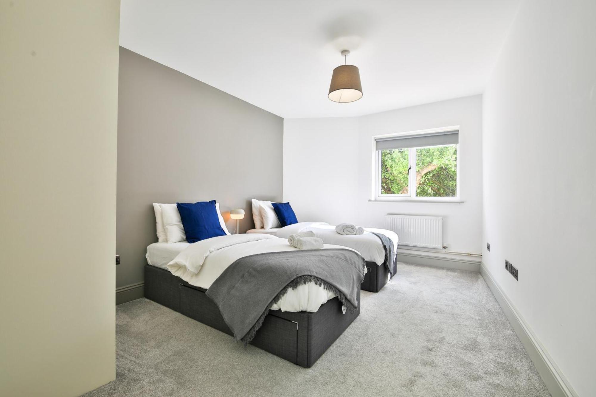Modern 2 Bed Central City Flat With Free Parking