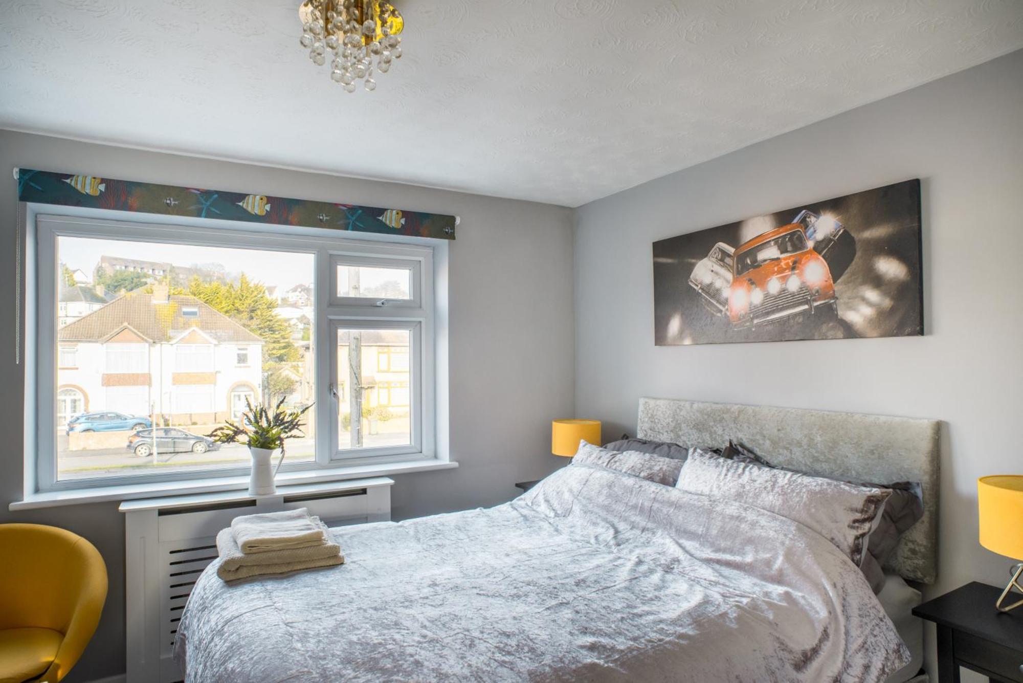 No10 - 2 Bedroom House With Private Garden And Parking