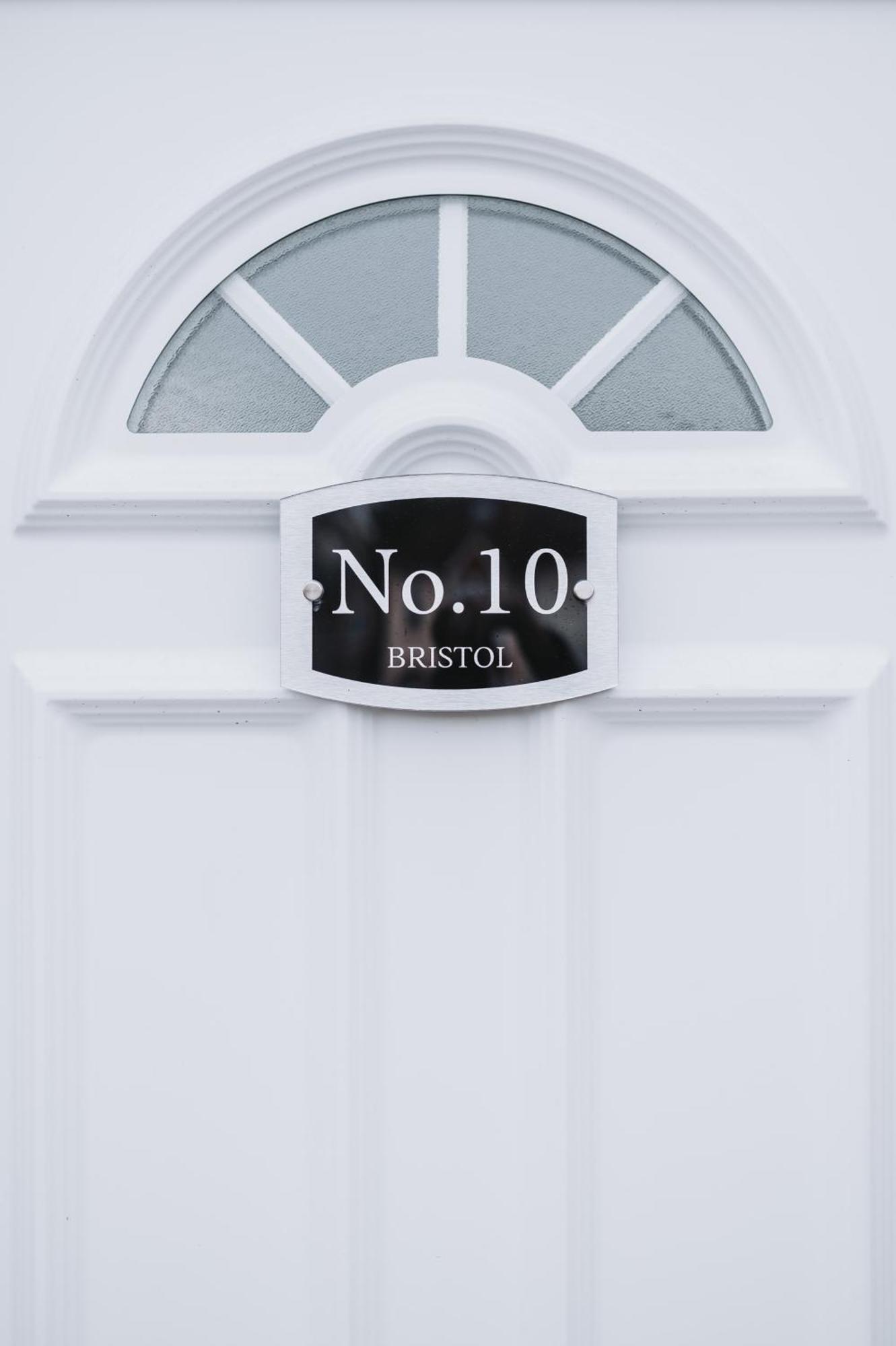 No10 - 2 Bedroom House With Private Garden And Parking Apartment *