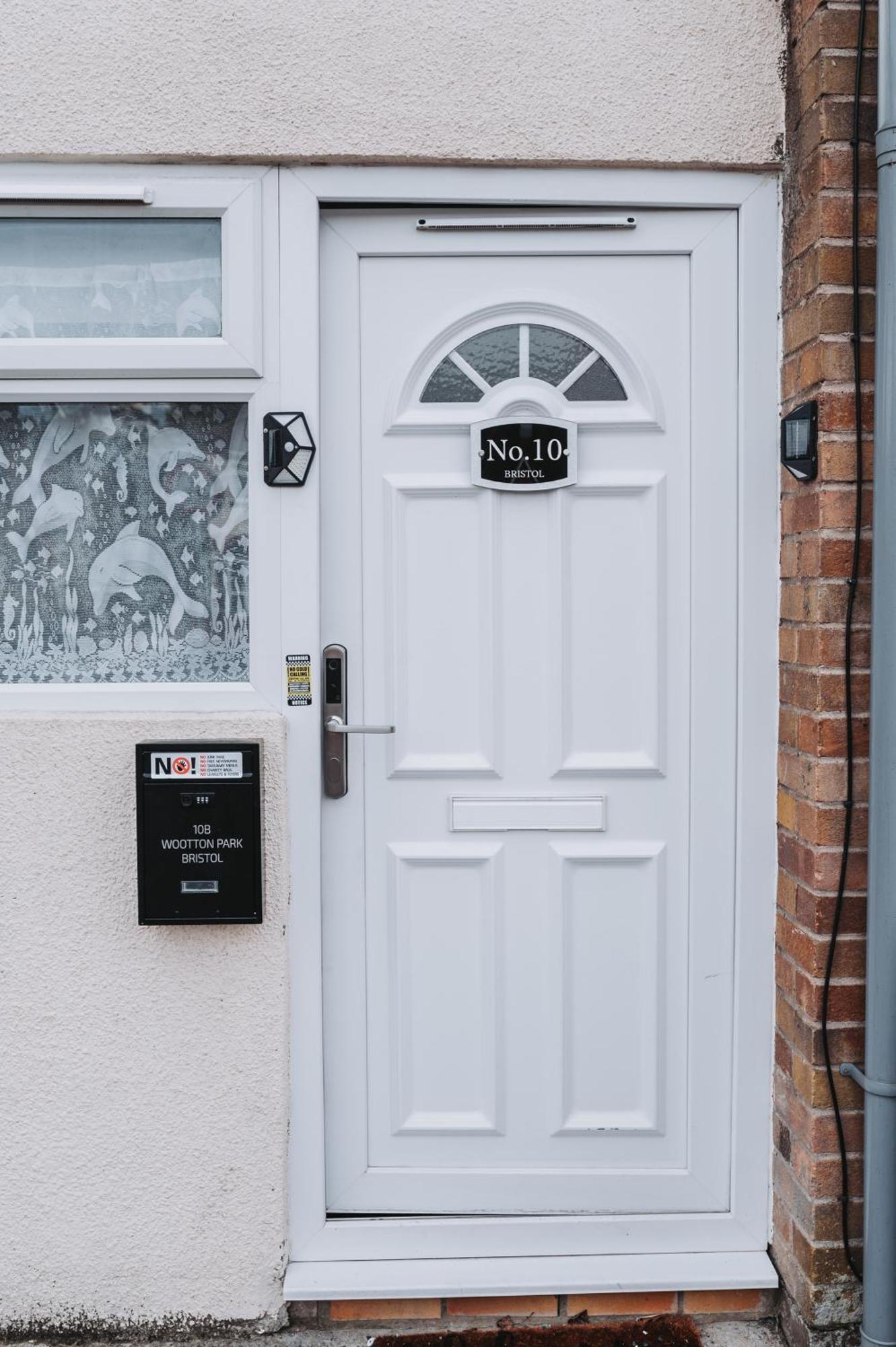 No10 - 2 Bedroom House With Private Garden And Parking Apartment Bristol
