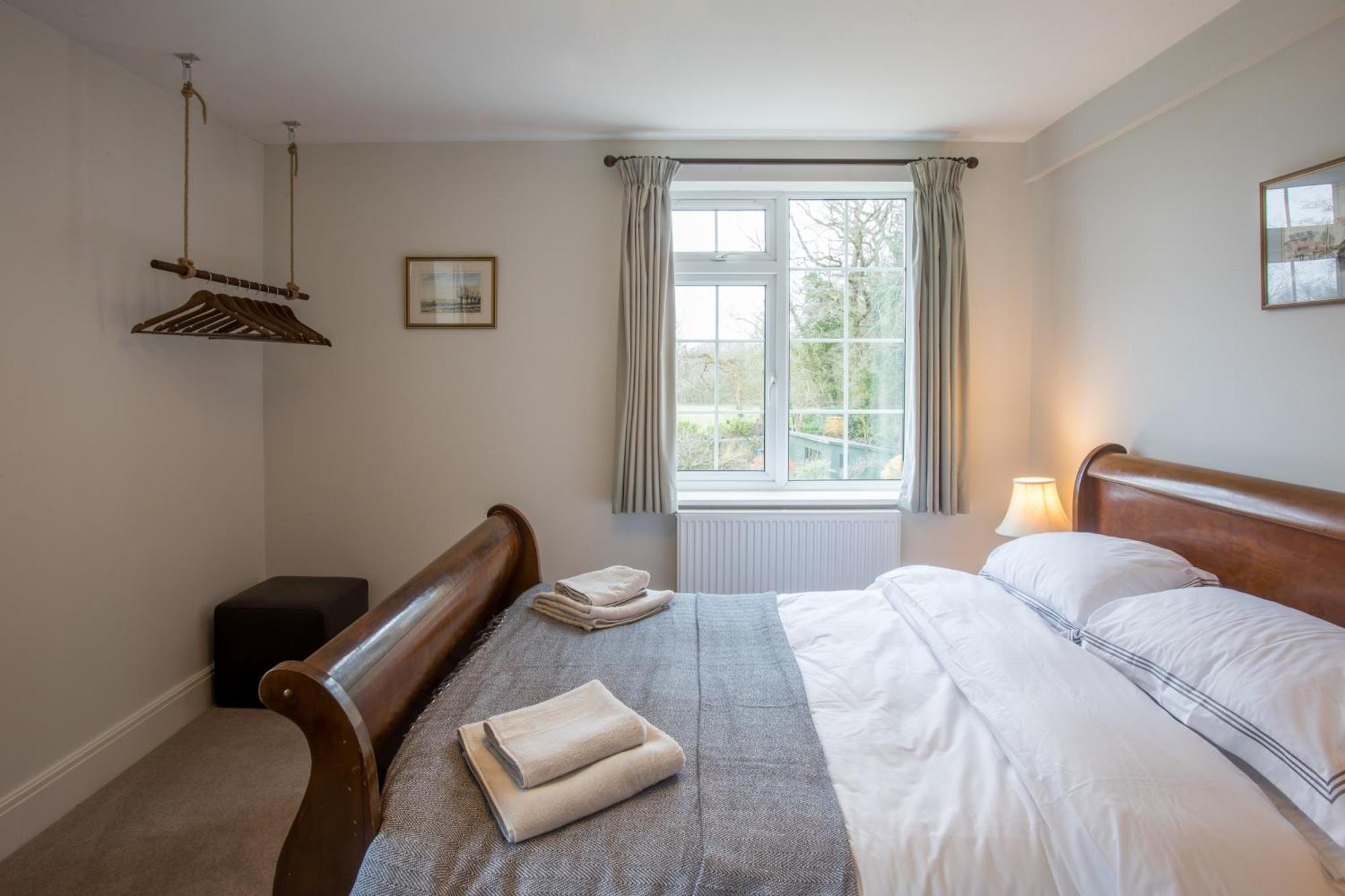 Peaceful Woodland Retreat Near Clifton, Bristol