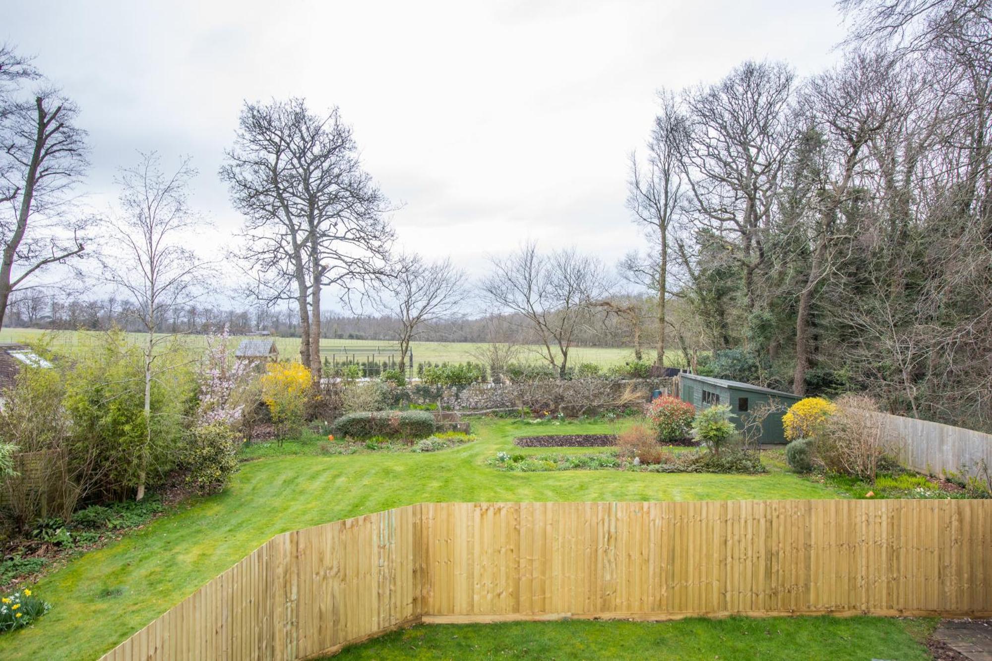 Peaceful Woodland Retreat Near Clifton, Bristol