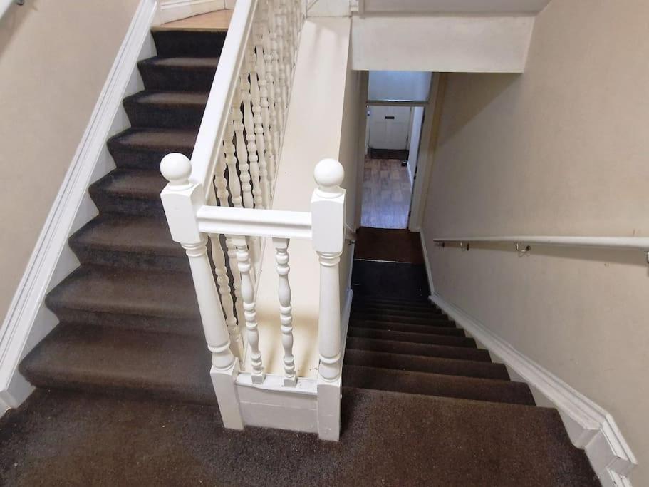 2 Bedroom Flat Close To Centre