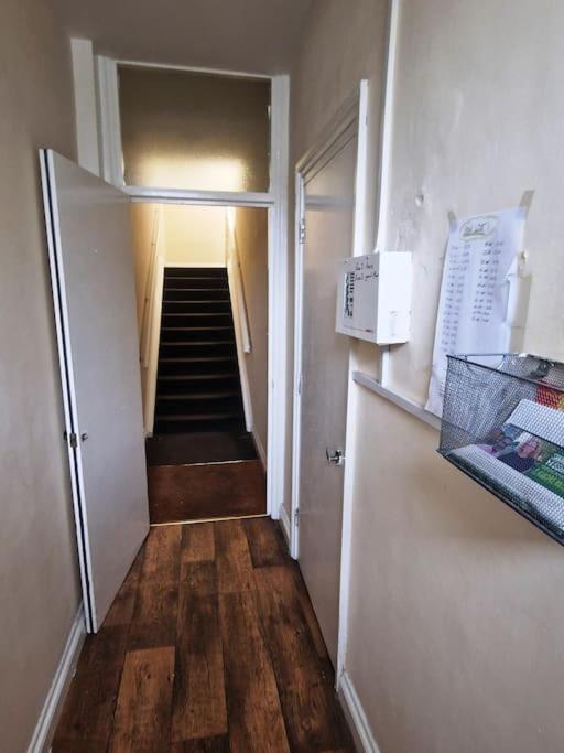 Apartment 2 Bedroom Flat Close To Centre