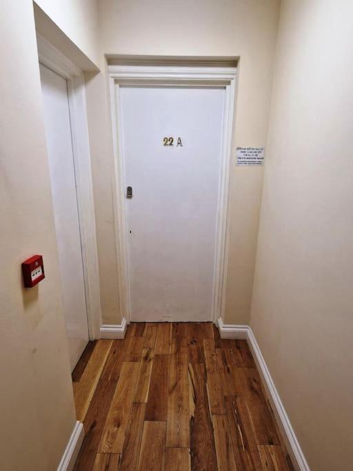 Apartment 2 Bedroom Flat Close To Centre *