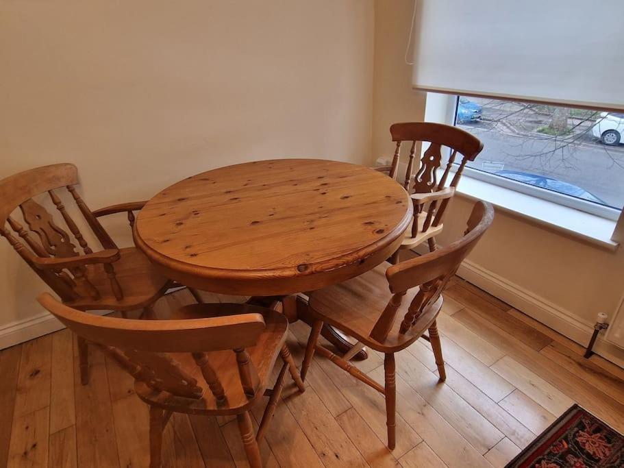 2 Bedroom Flat Close To Centre Apartment *