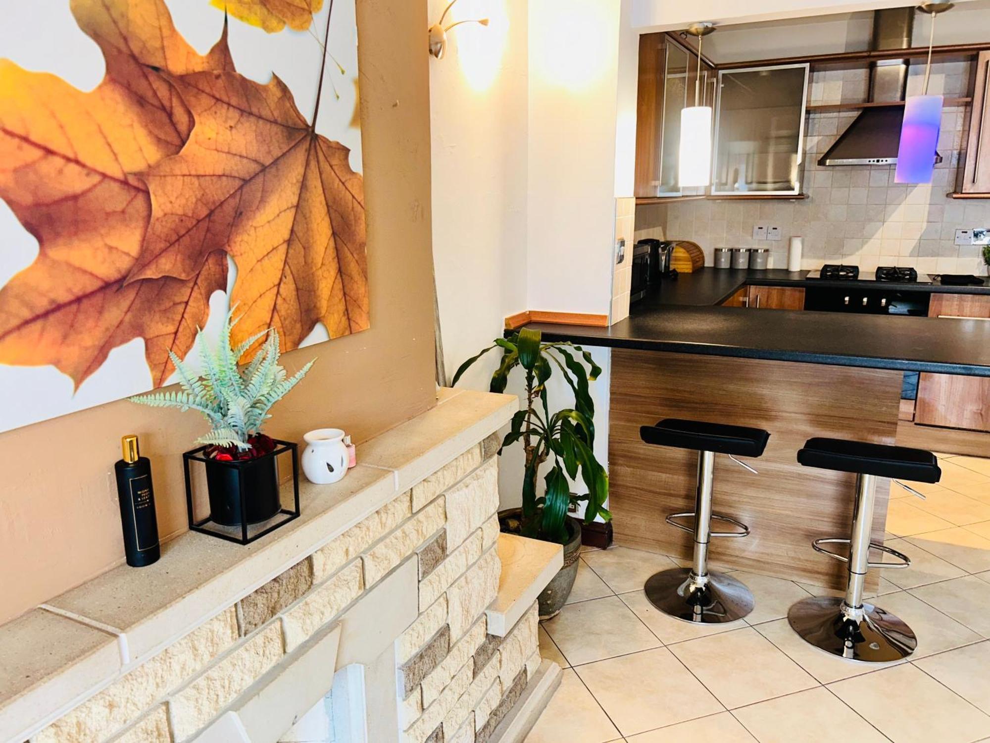 Holiday home The European 3 Bedroom House By Altoluxoexperience Short Lets & Serviced With Free Parking *