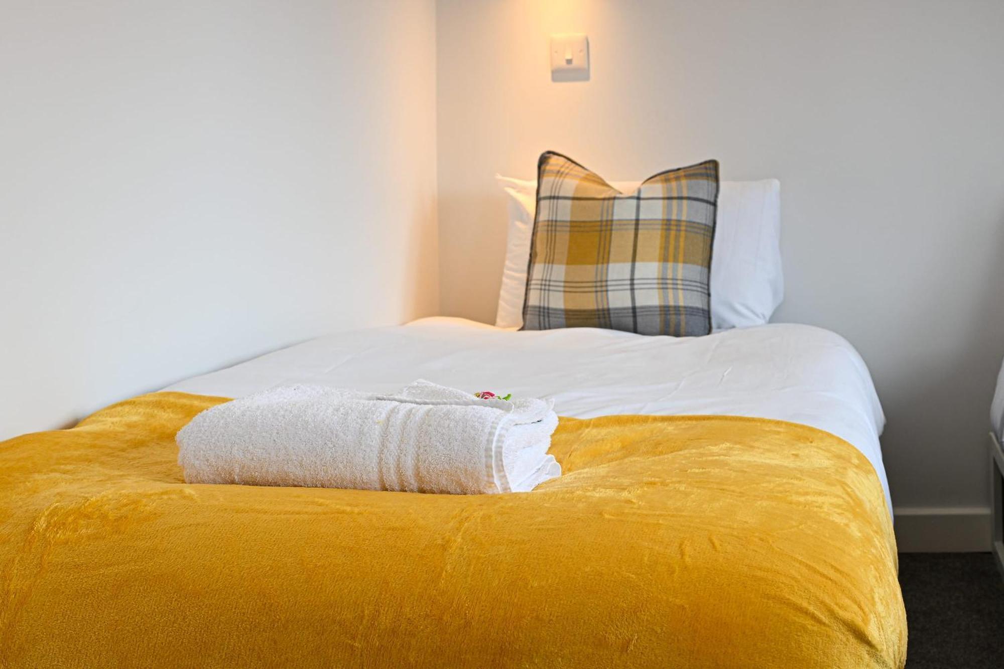 Dings House With Free Parking In Super South West Location By Staystaycations * Bristol