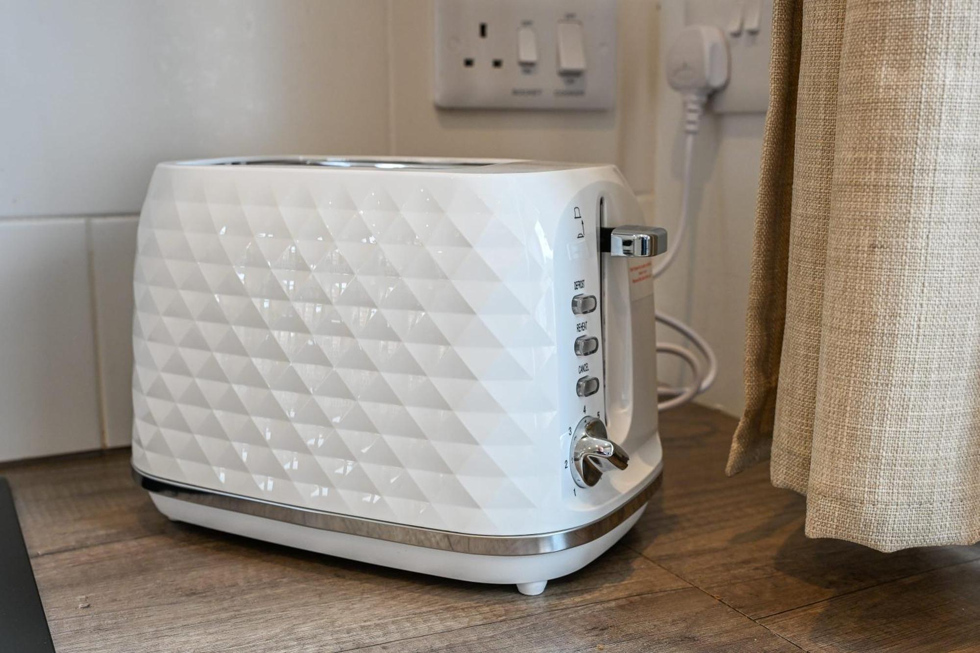 Holiday home Dings House With Free Parking In Super South West Location By Staystaycations *