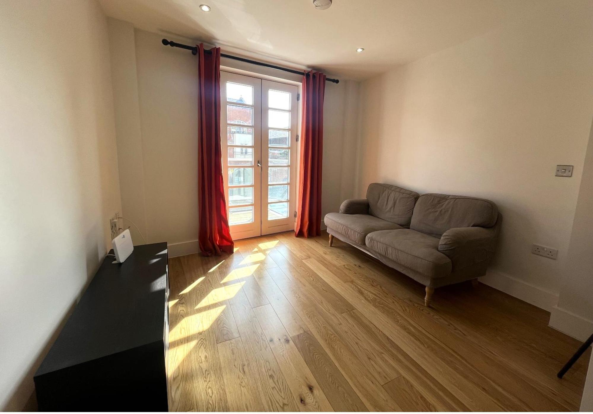 Harbourside Haven - One Bed With Balcony Apartment