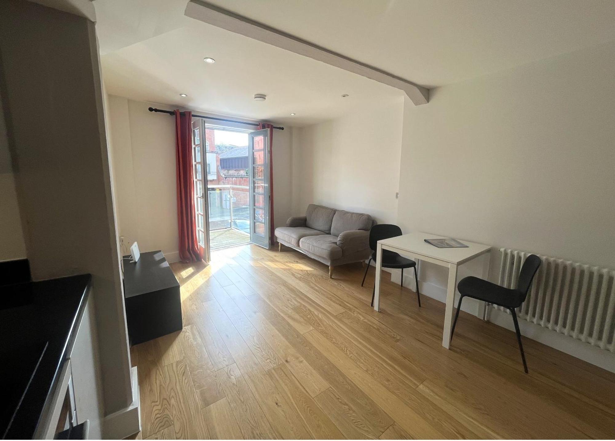 Harbourside Haven - One Bed With Balcony Apartment *