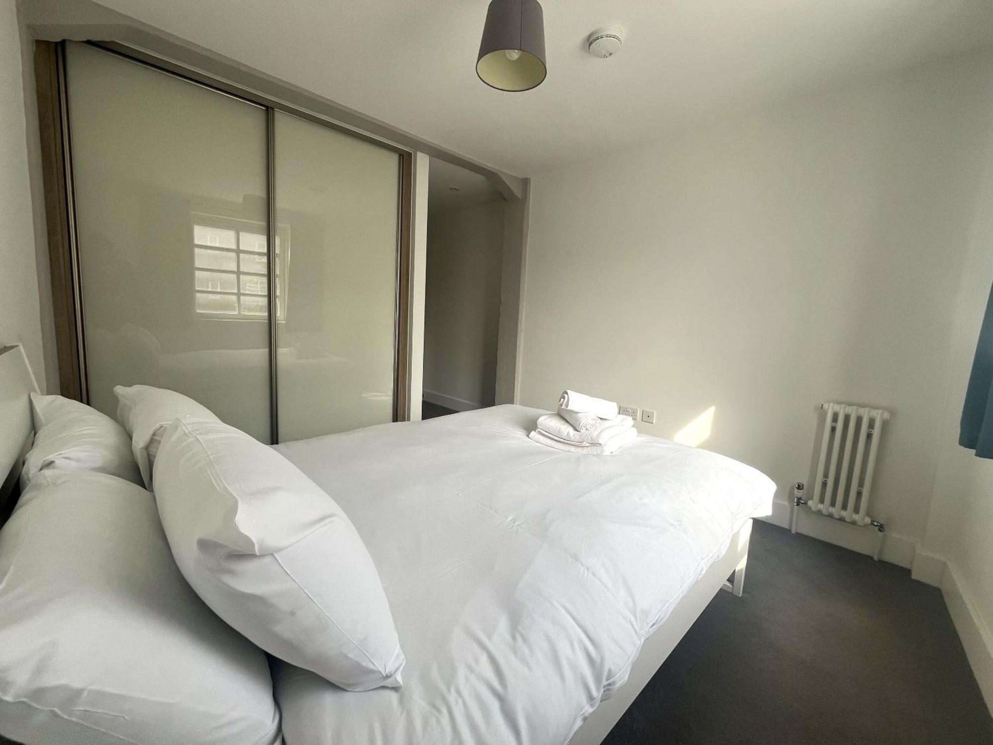 Harbourside Haven - One Bed With Balcony * Bristol