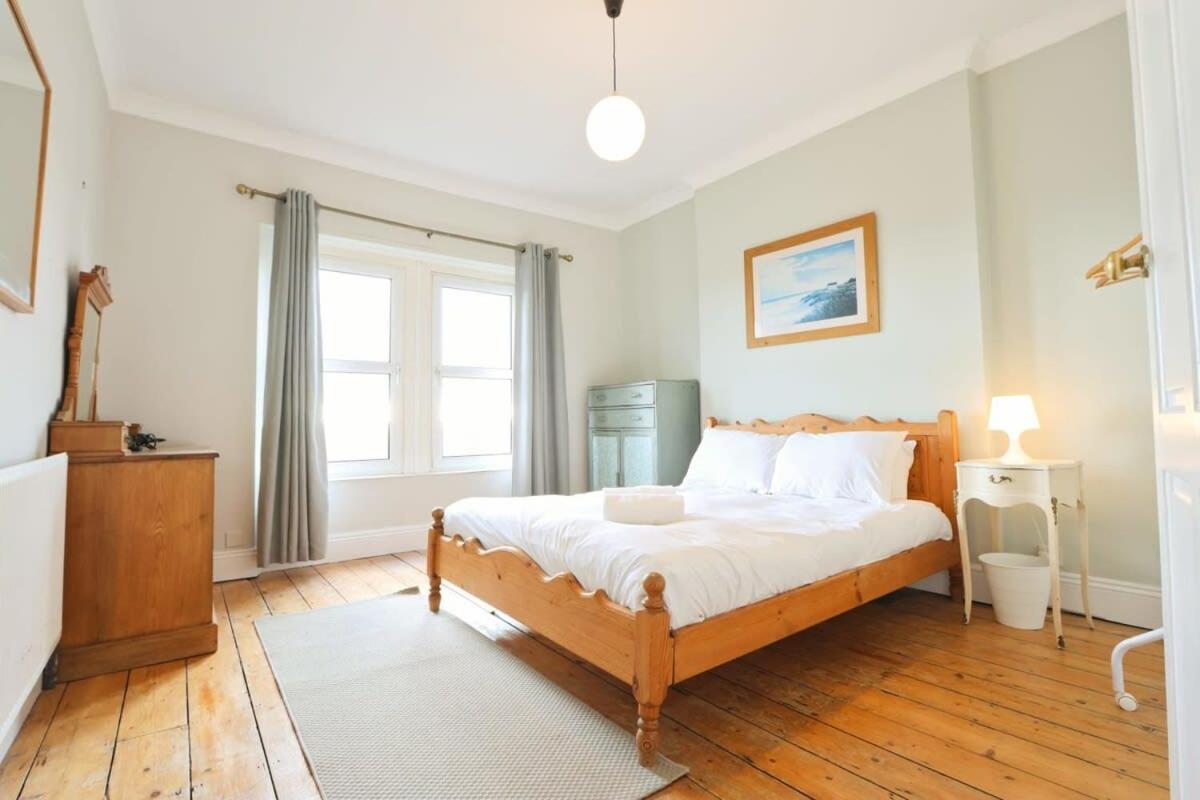 Spacious 2 Storey Penthouse Flat, Fantastic Views! Apartment *