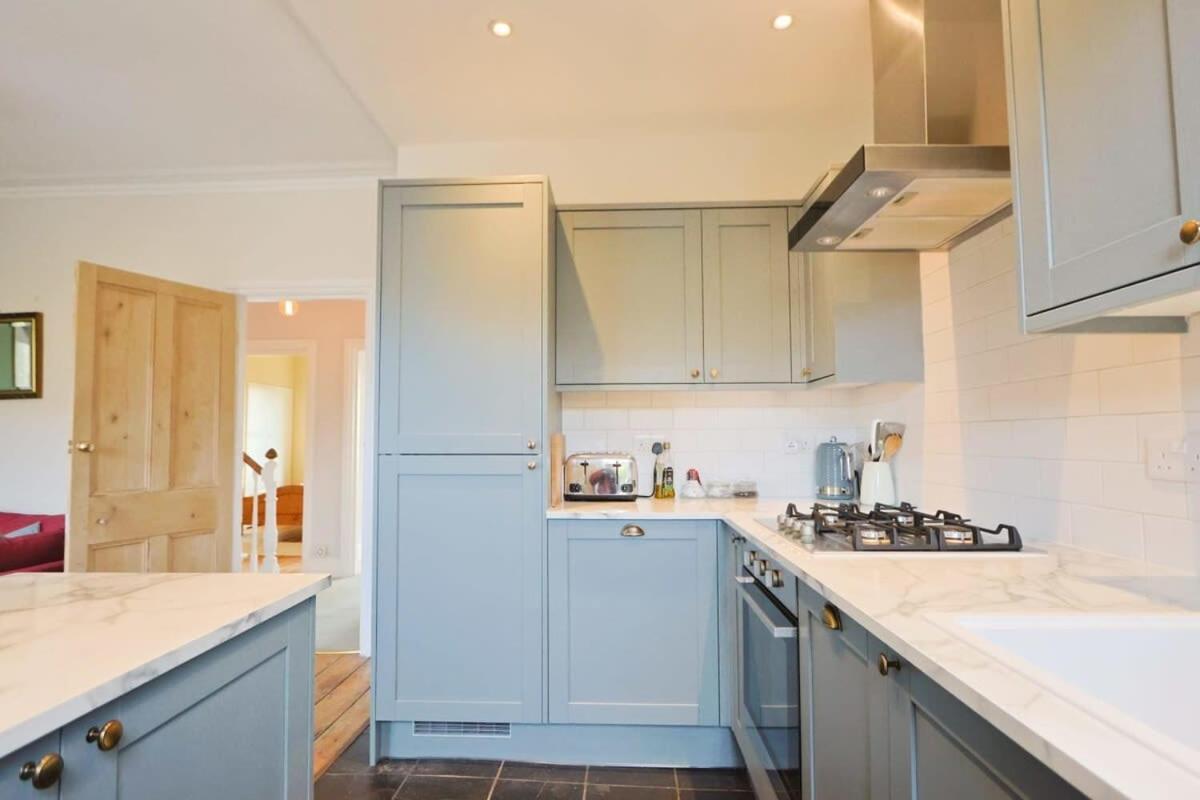 Spacious 2 Storey Penthouse Flat, Fantastic Views! * Bristol