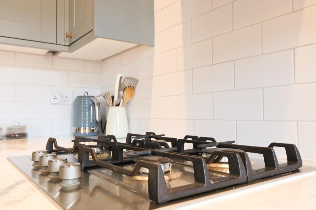 Spacious 2 Storey Penthouse Flat, Fantastic Views! Apartment