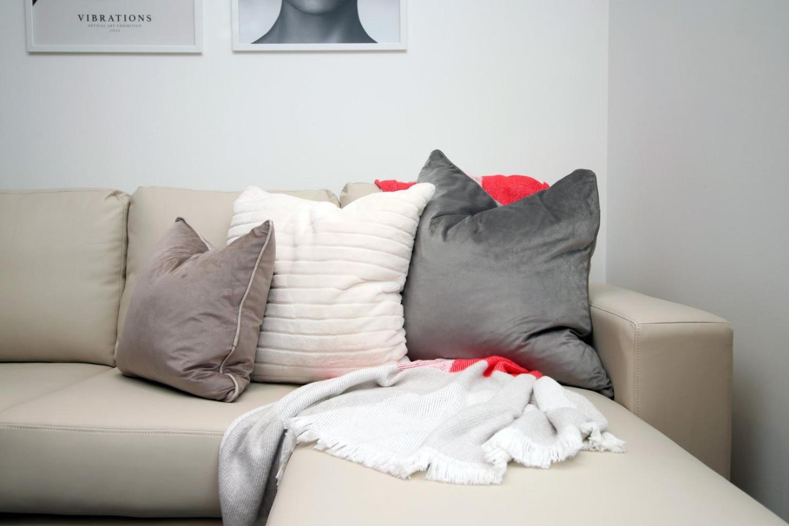 2br Near Centre Apartment *