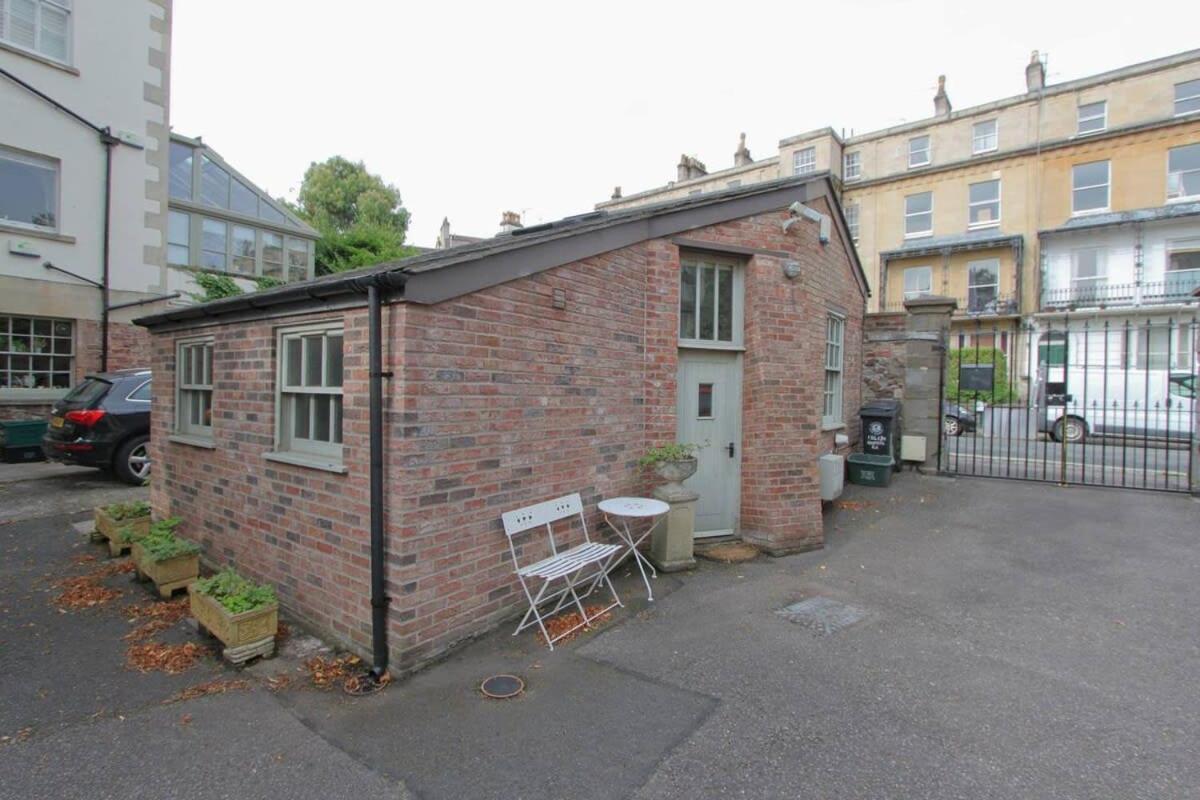 The Coach House, Clifton And Parking - Hopewell * Bristol