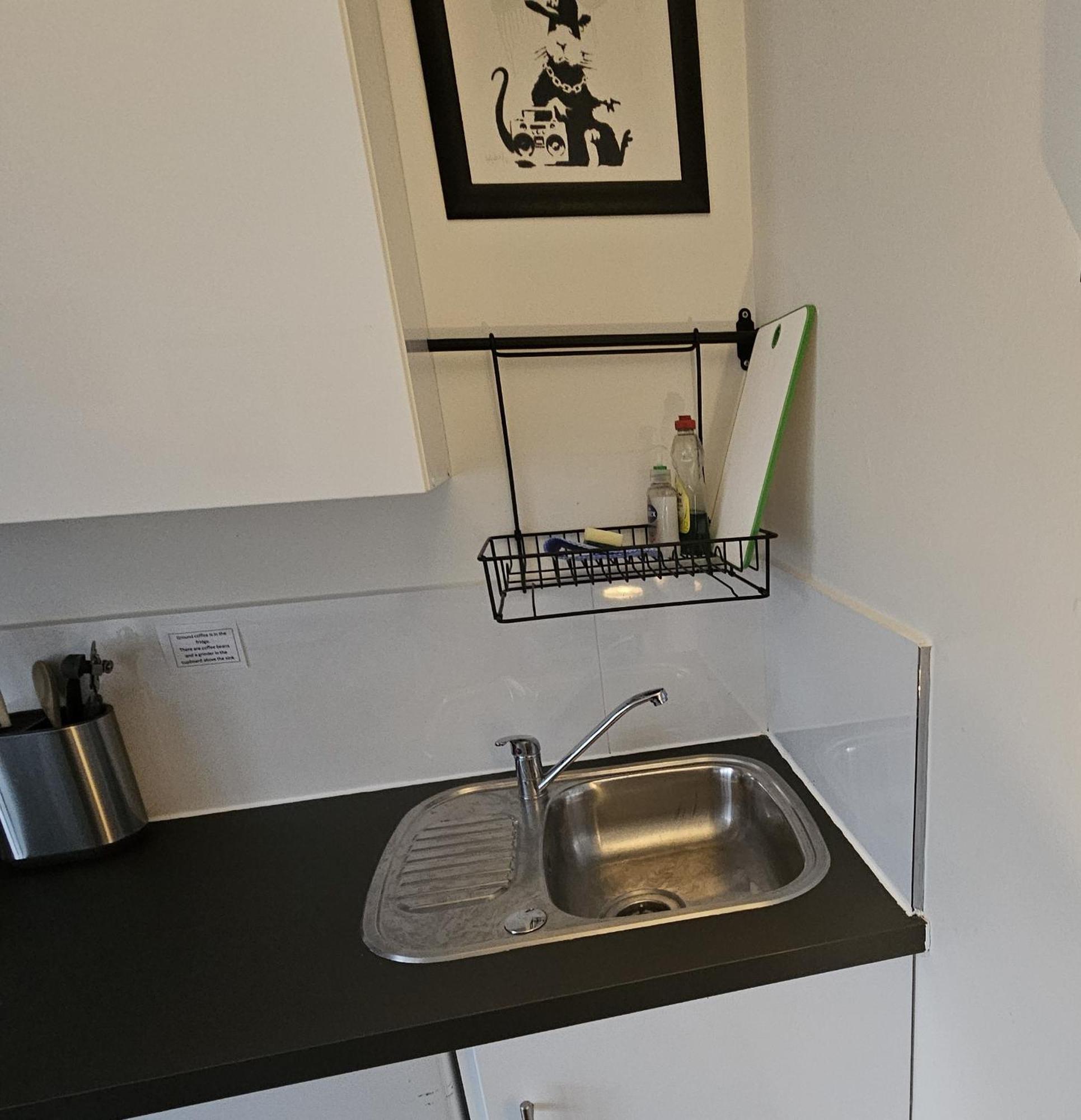 Apartment Modern Immaculate With Ac & Parking, Outside The Caz *