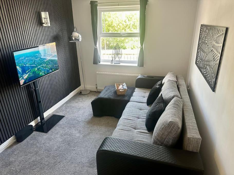 Your Stylish Totterdown Haven Apartment