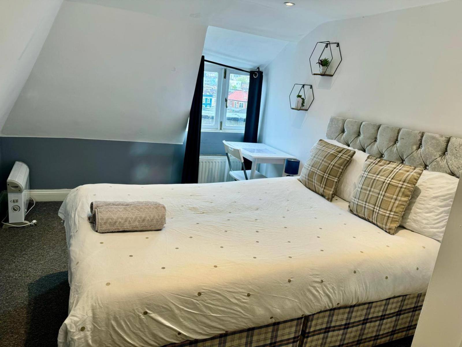 Lovely Centre Homestay Bristol