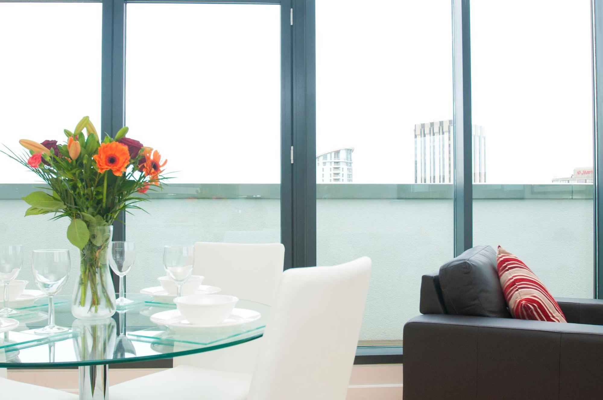 Apartment Cleyro Serviced - Finzels Reach