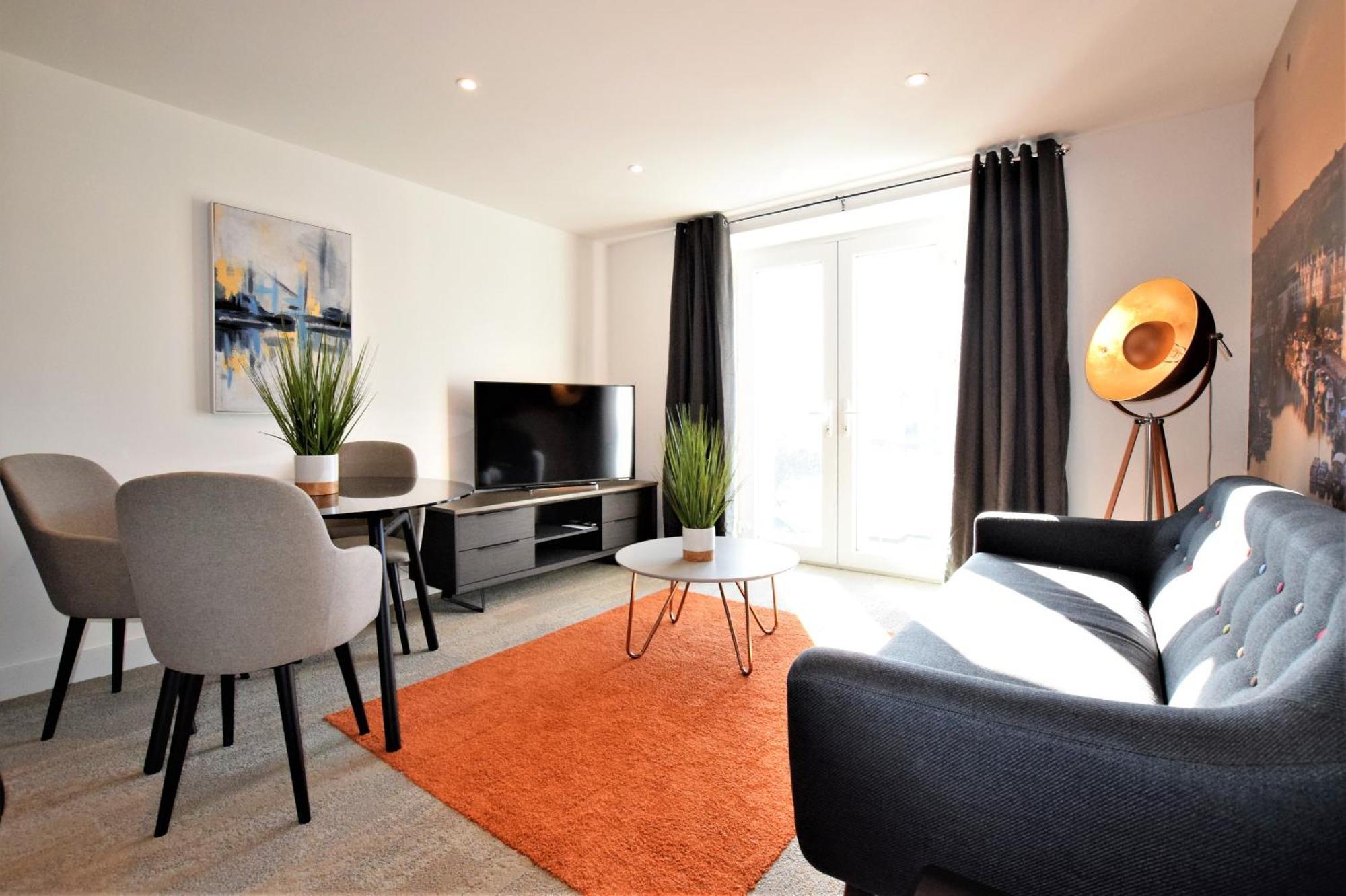 Brunel Loft - Ya