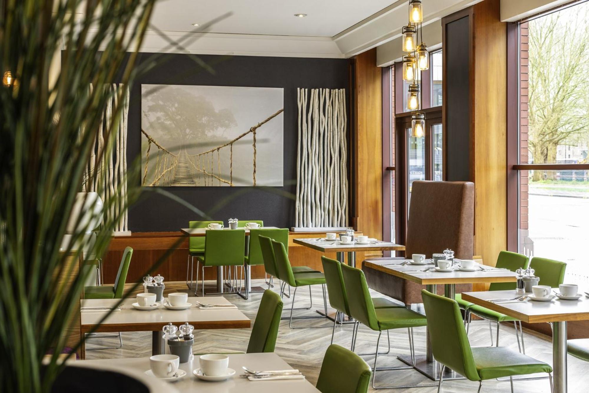 Novotel Centre Hotel 4*