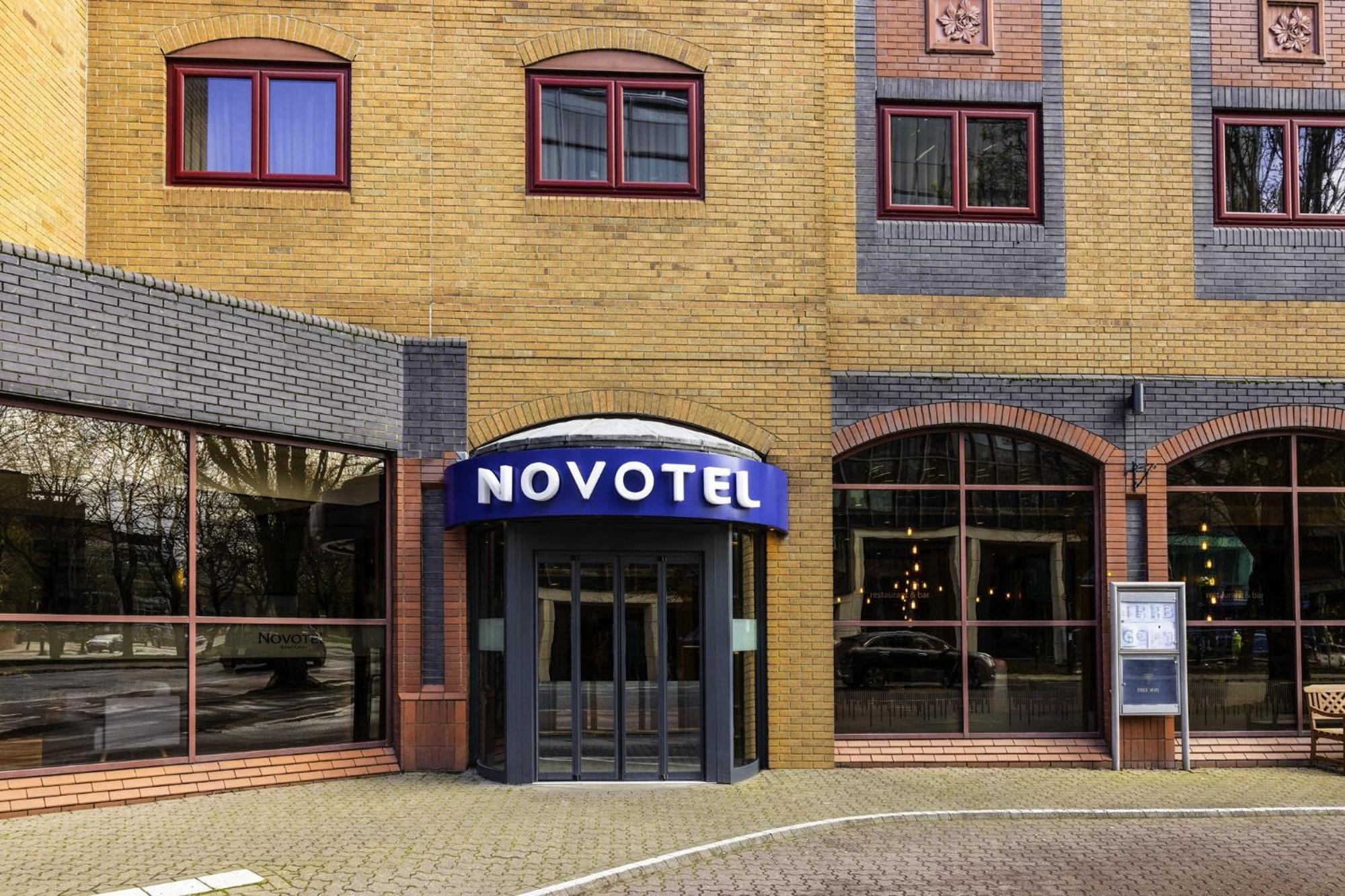 Novotel Centre Hotel 4*