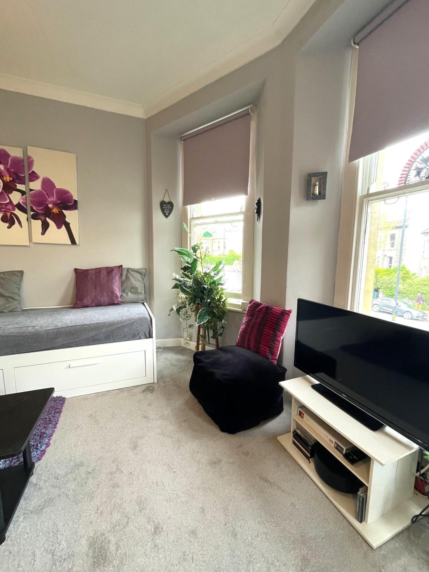 Apartment Snug In Location *