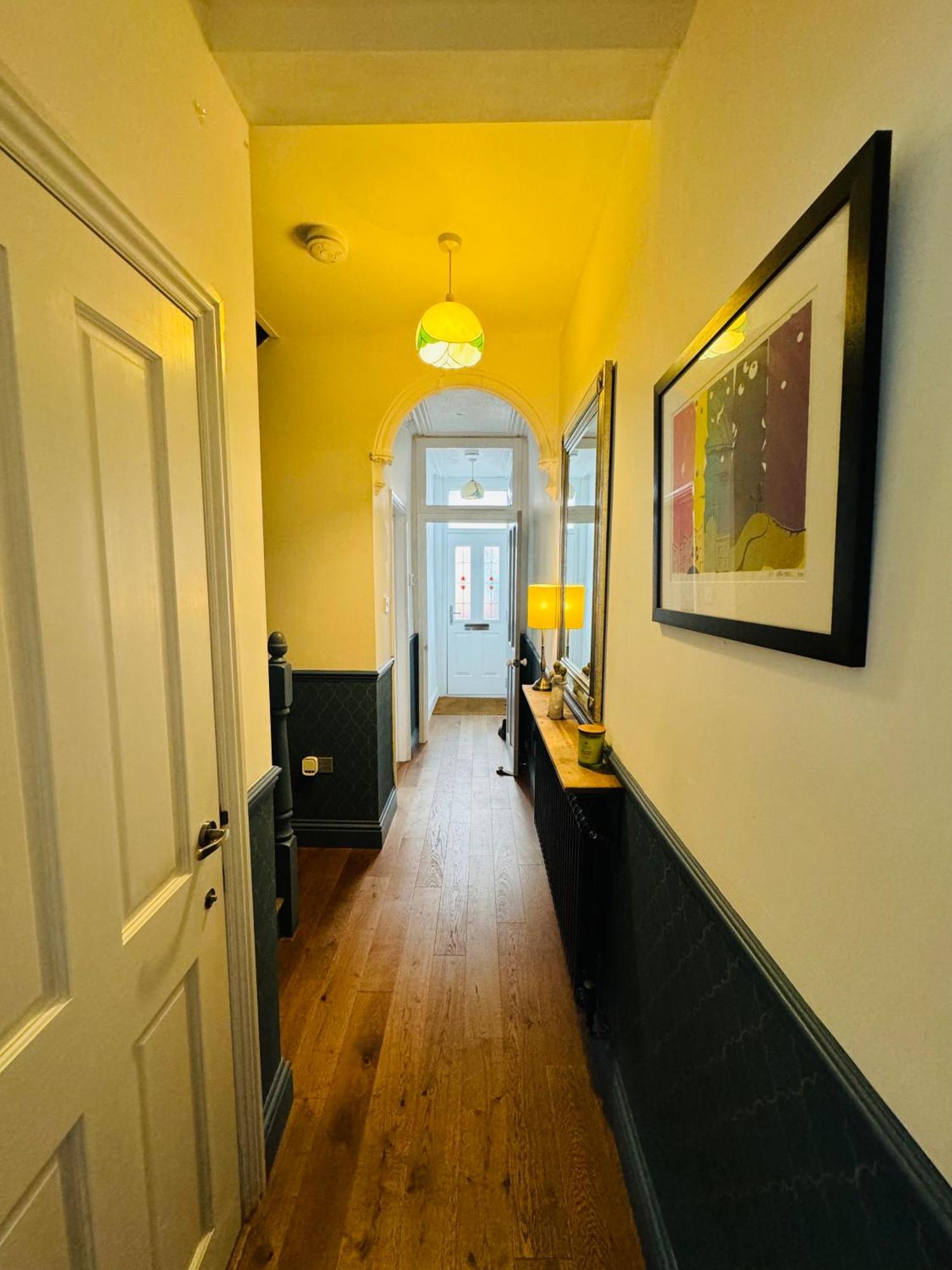 Guest house Modern & Vintage Inspired In Old Totterdown *