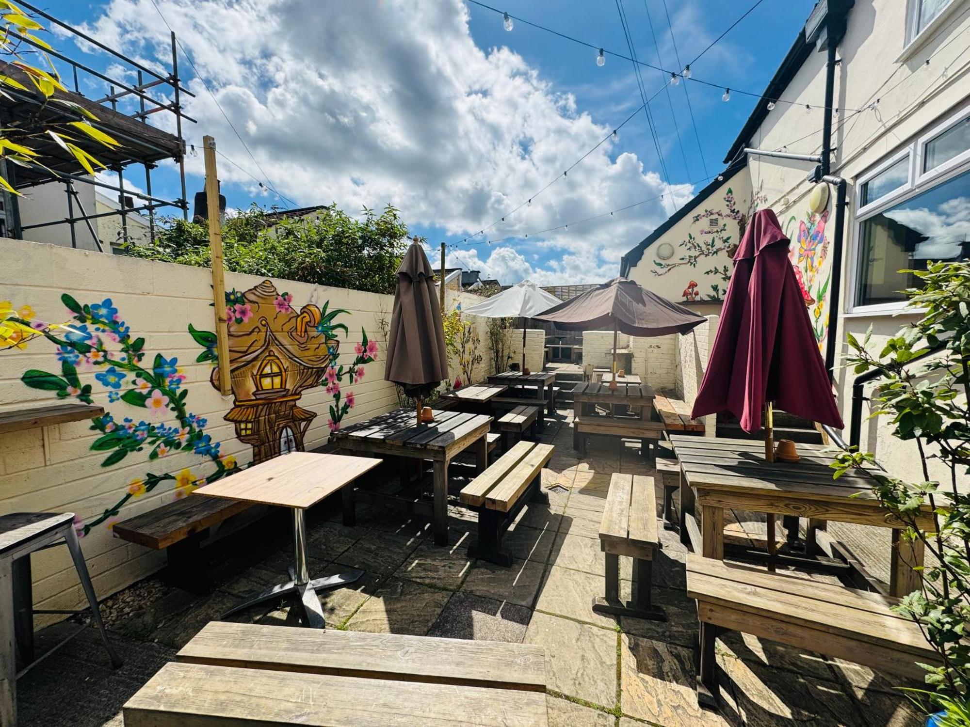 Modern & Vintage Inspired In Old Totterdown *