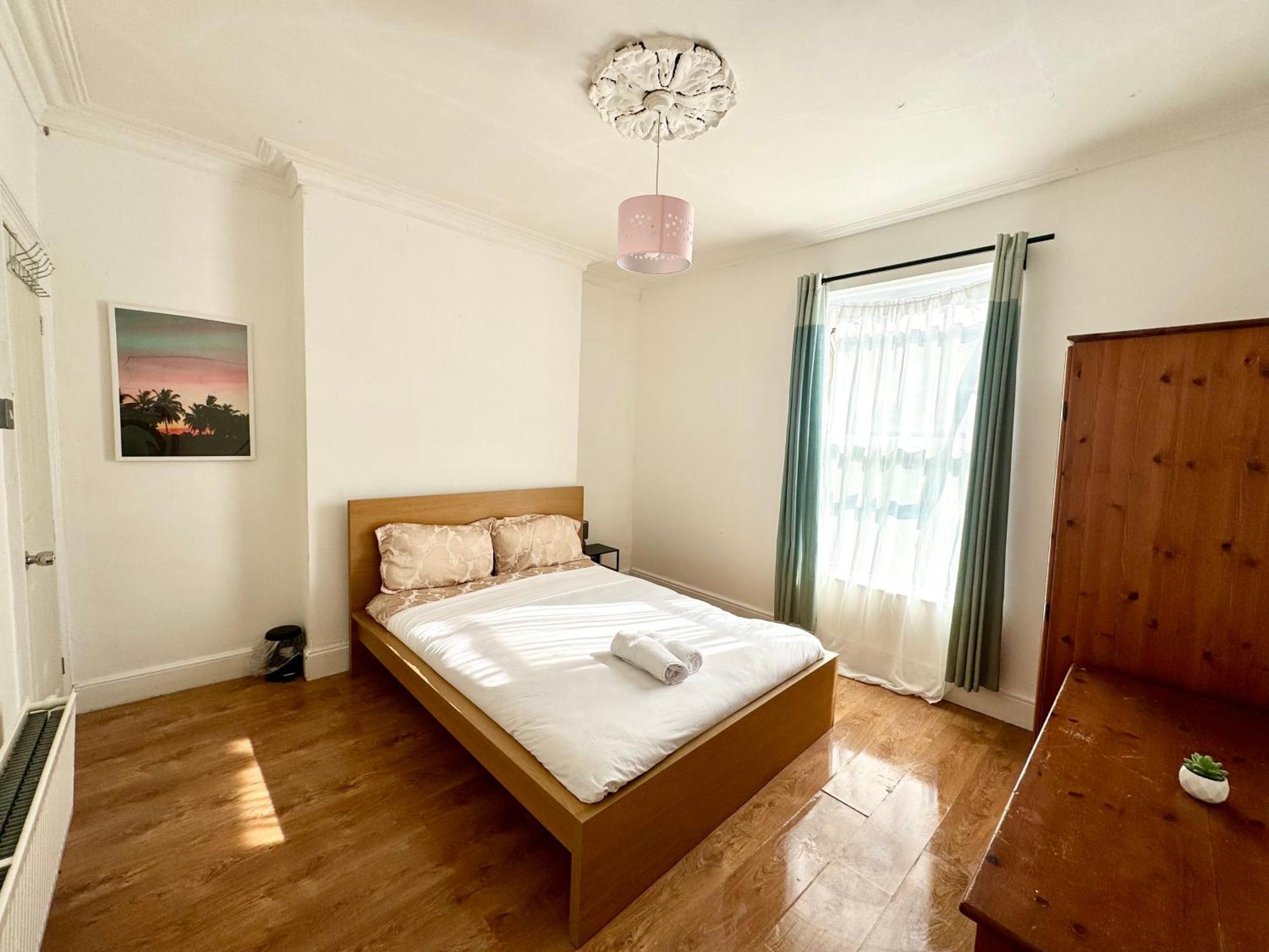 Cozy Large Near City Centre * Bristol