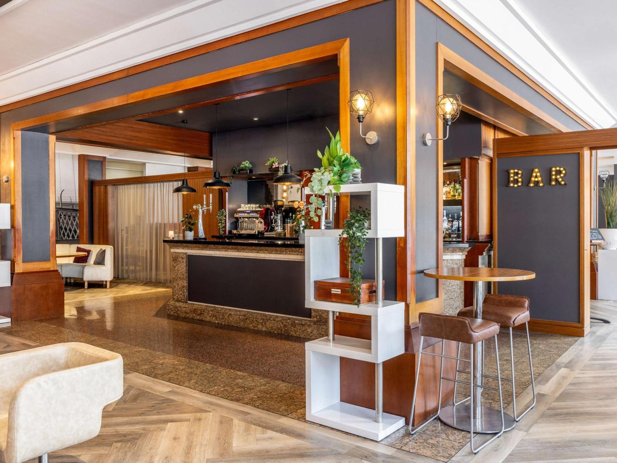 Novotel Centre Hotel 4*