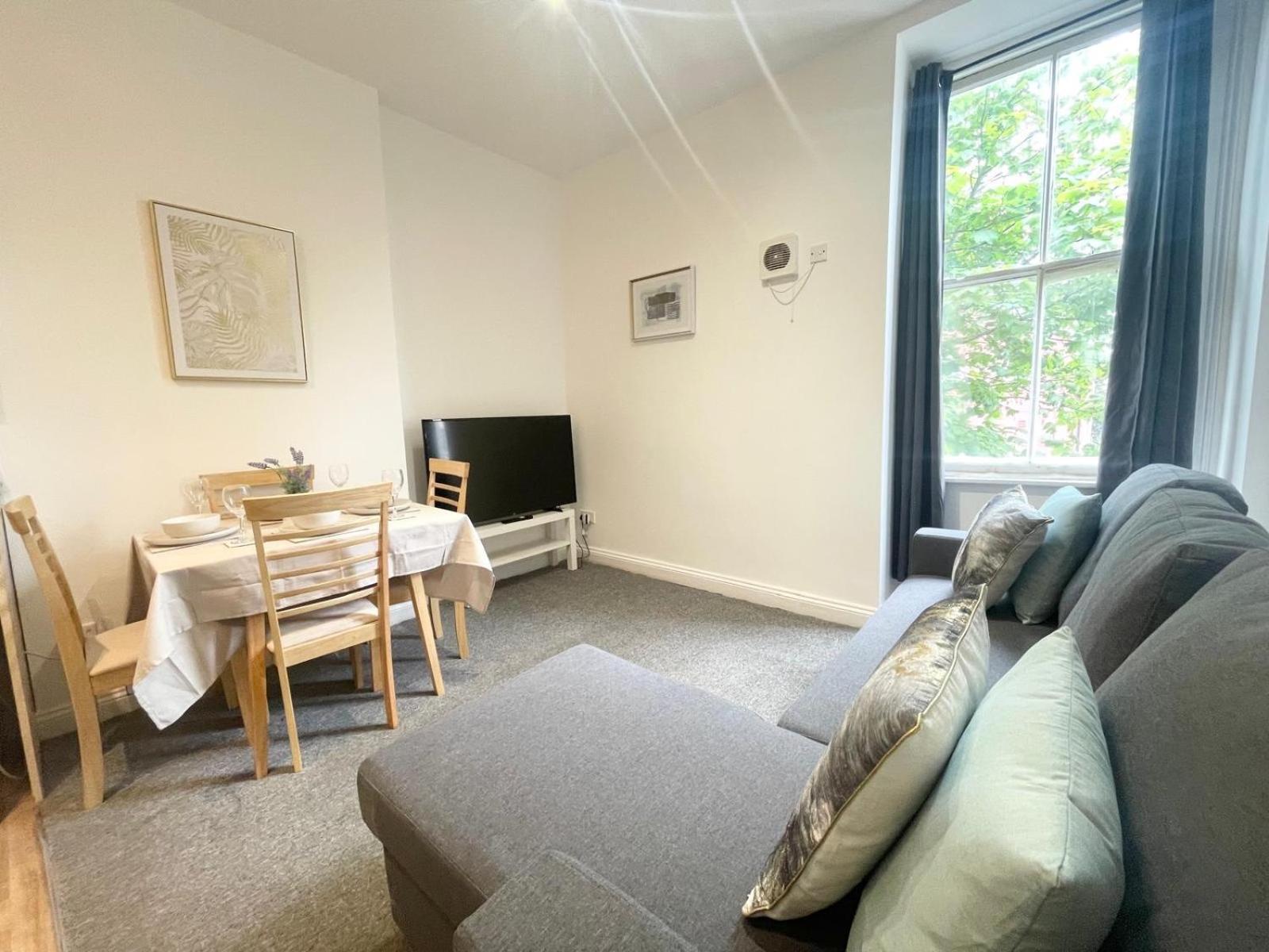 Cozy 2br In Centre
