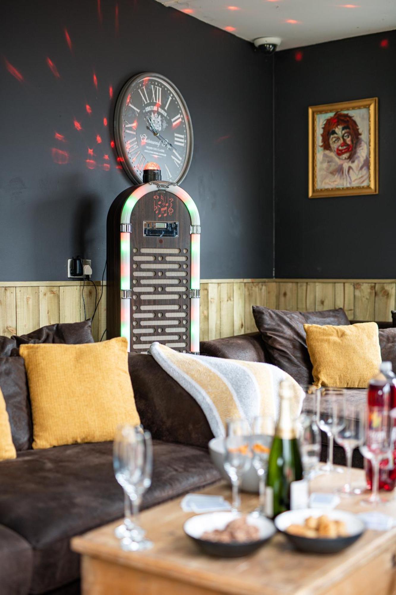 Holiday home The Pine Including Games Room, Camp Fire & Hot Tub