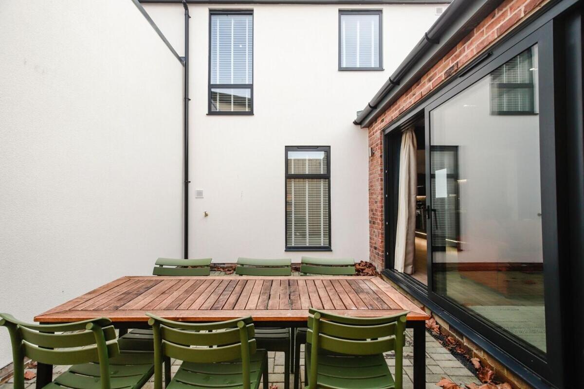 October Disc - Long - Contractors Bristol