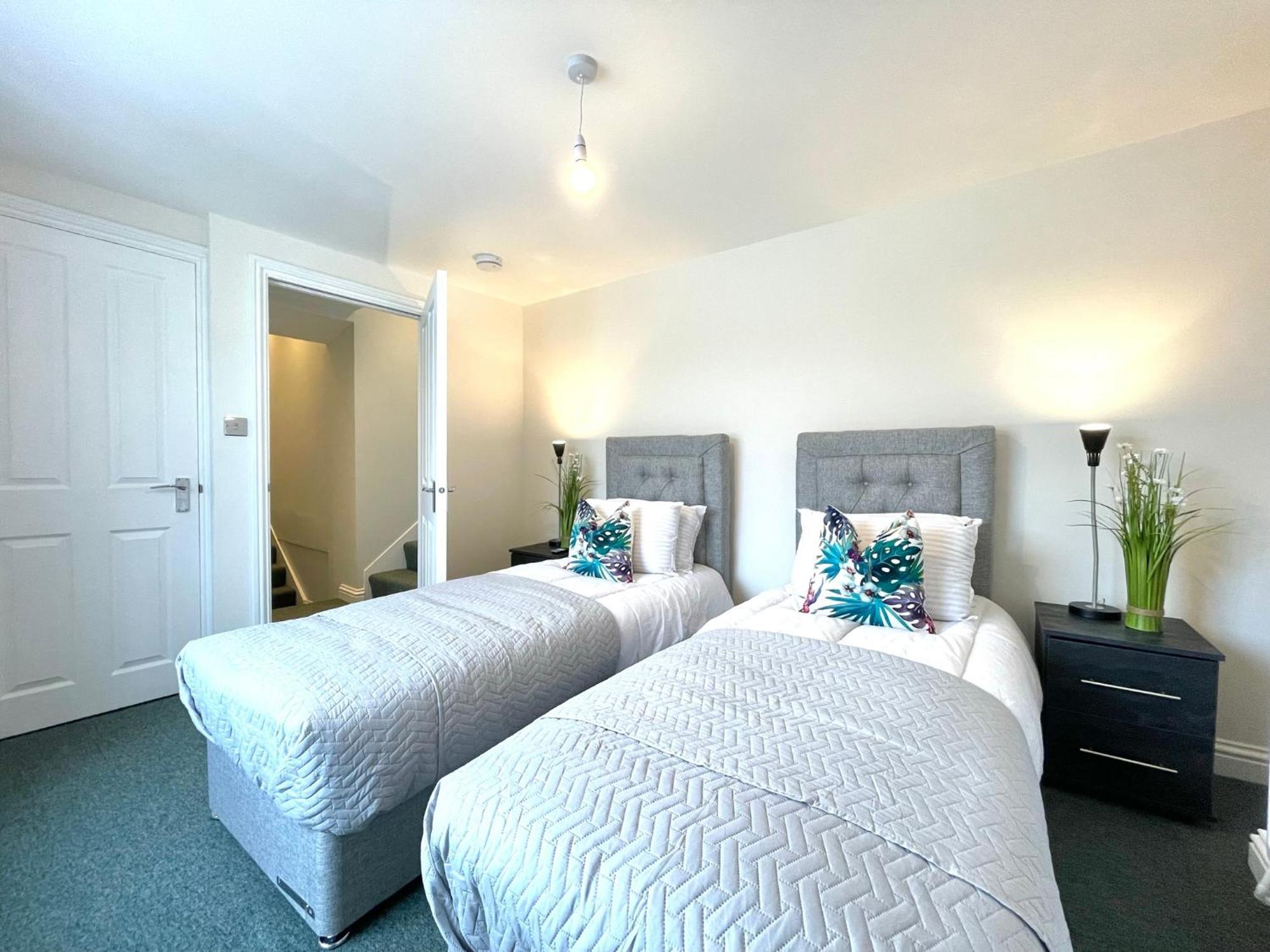 2 Bedroom Stopoverz *