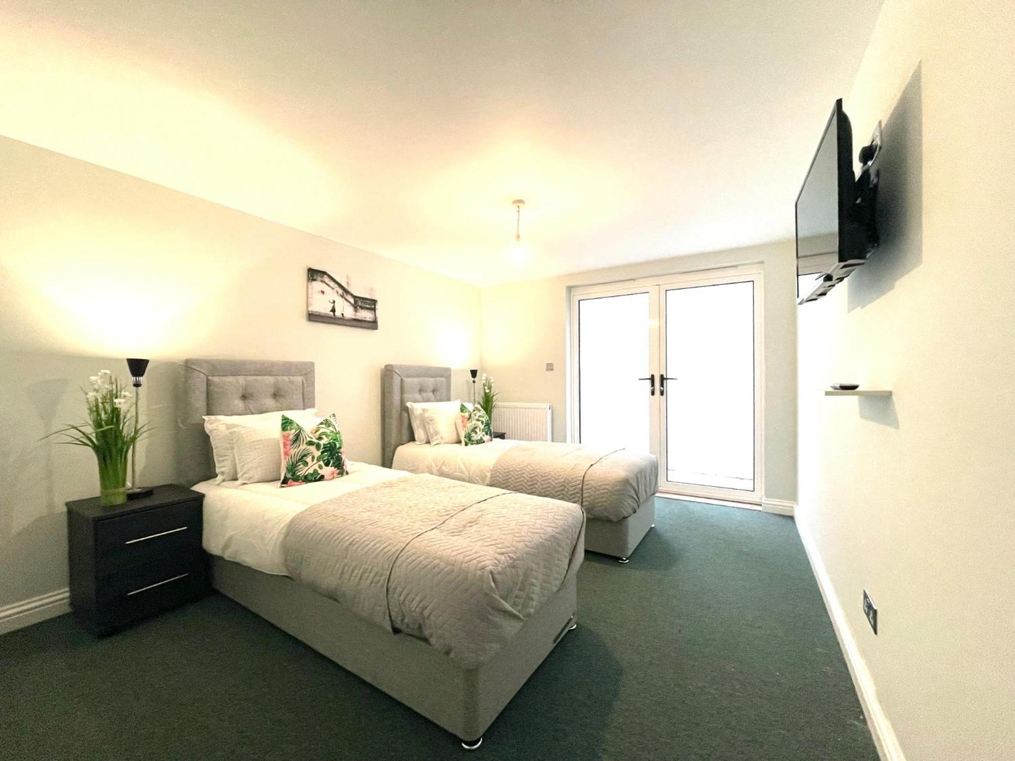 2 Bedroom Stopoverz *