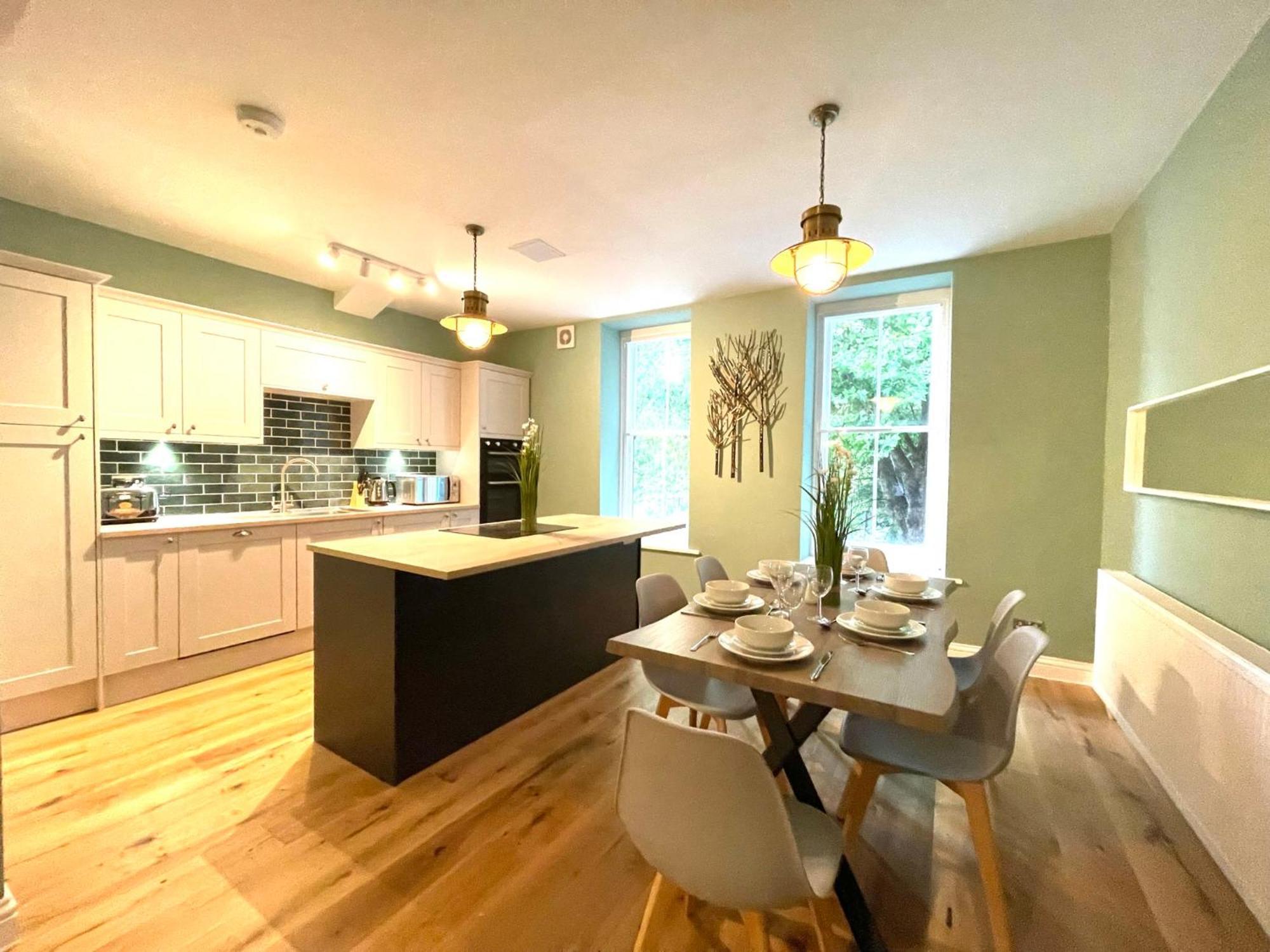 2 Bedroom Stopoverz Bristol