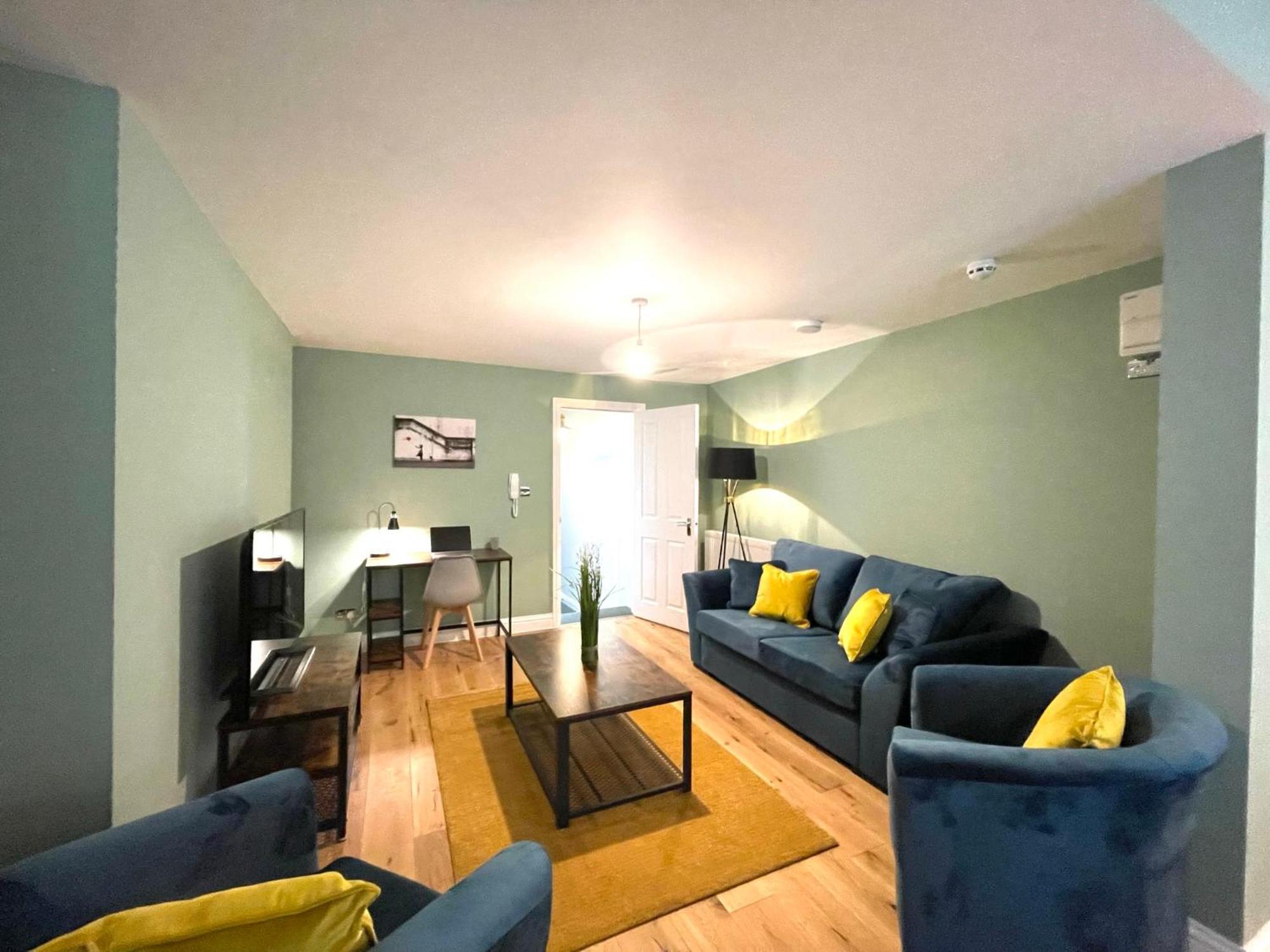 2 Bedroom Stopoverz Bristol