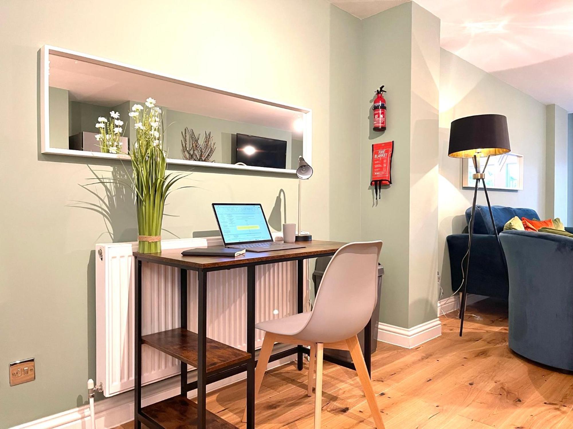 2 Bedroom Stopoverz Apartment