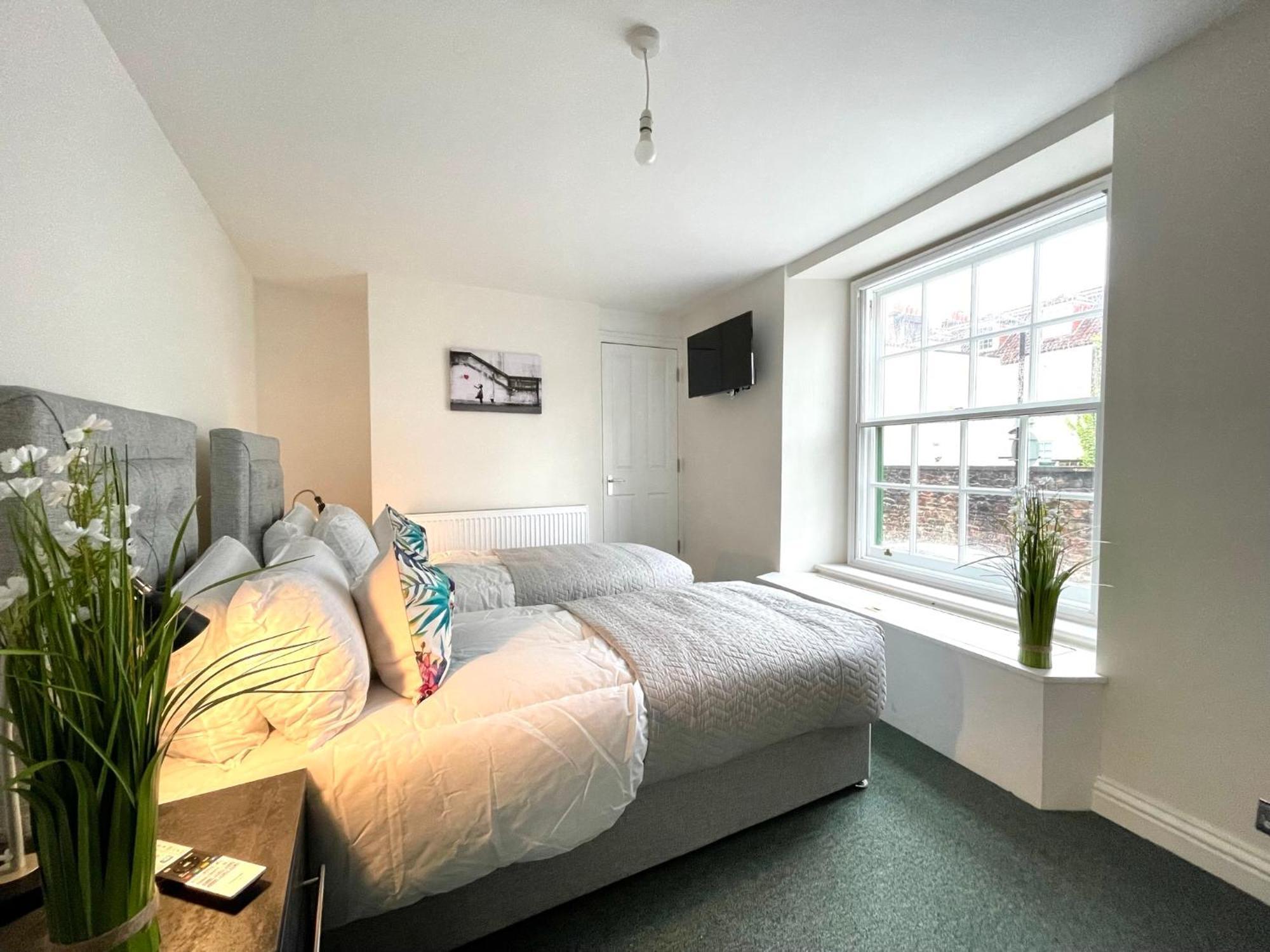 2 Bedroom Stopoverz Apartment